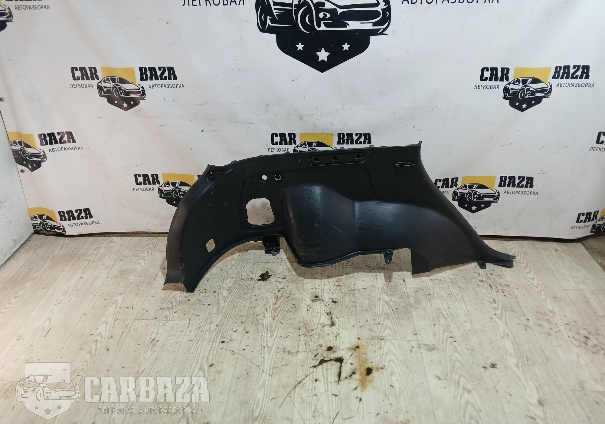 MR456101HC Обшивка багажника левая CU для Mitsubishi Outlander I (с 2002 по 2008)