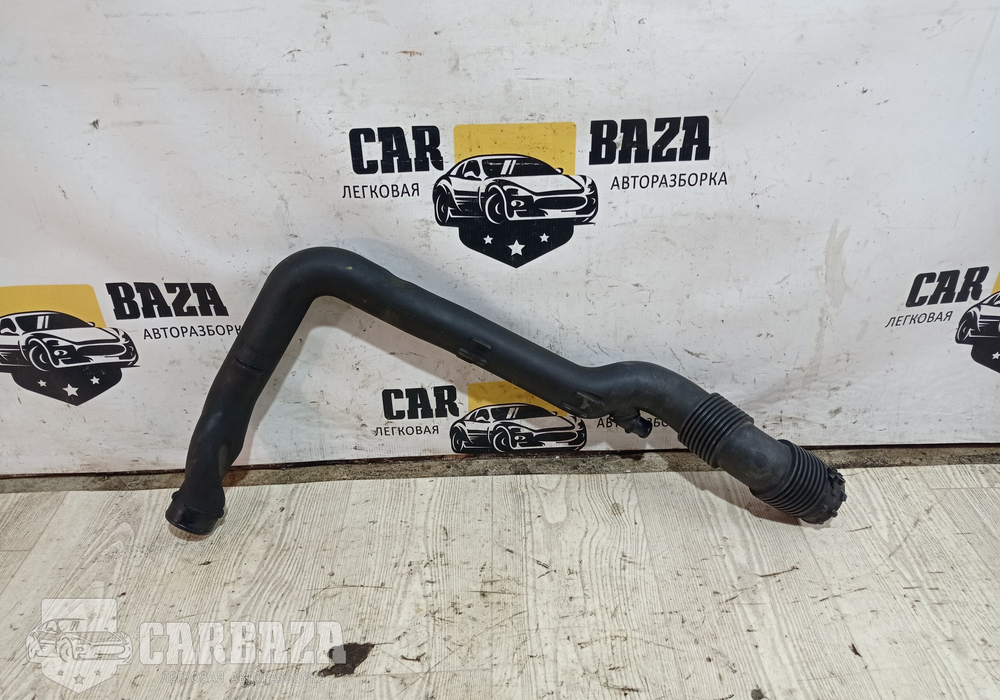 LR013707 Патрубок интеркулера 306DT 3.0 Дизель