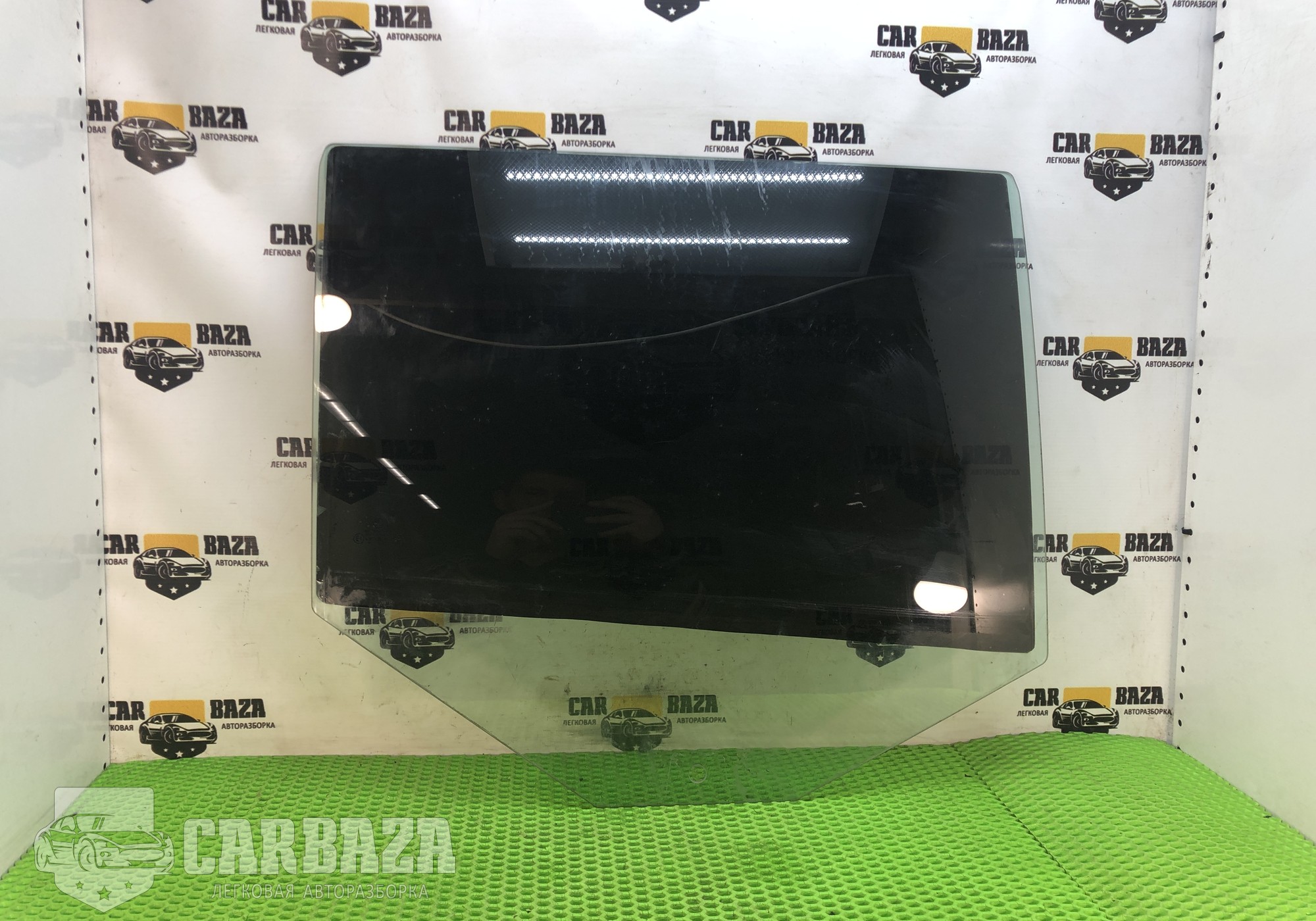 5J6845206K Стекло двери задней правой для Skoda Fabia II (с 2006 по 2014)