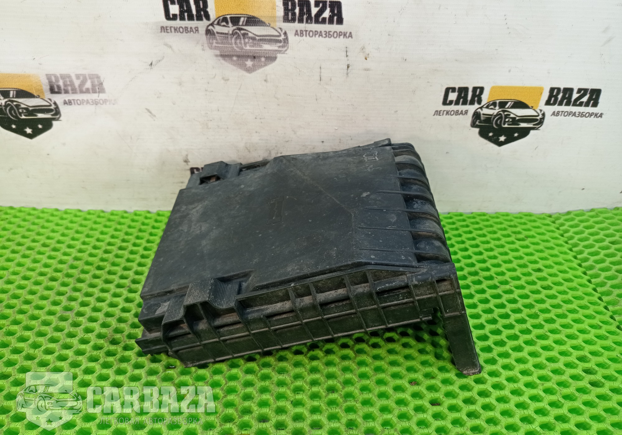 1K0937132F Крышка блока предохранителей для Skoda