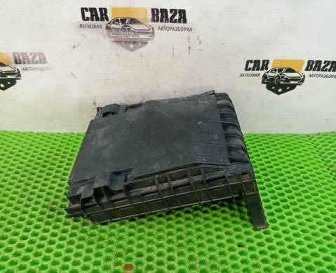 1K0937132F Крышка блока предохранителей для Audi Q3