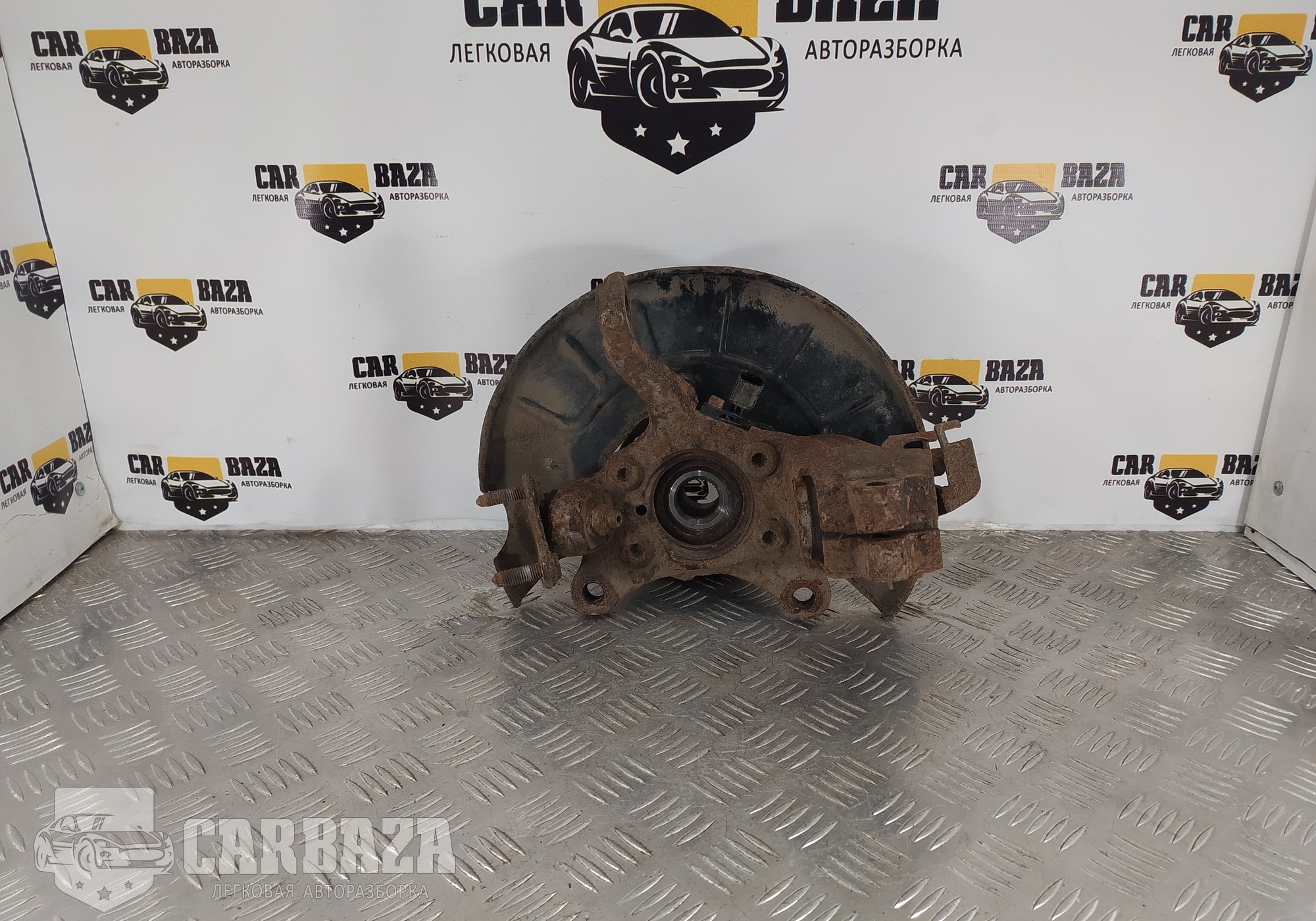 1K0407255AA Кулак поворотный передний левый L для Volkswagen Scirocco III (с 2008)