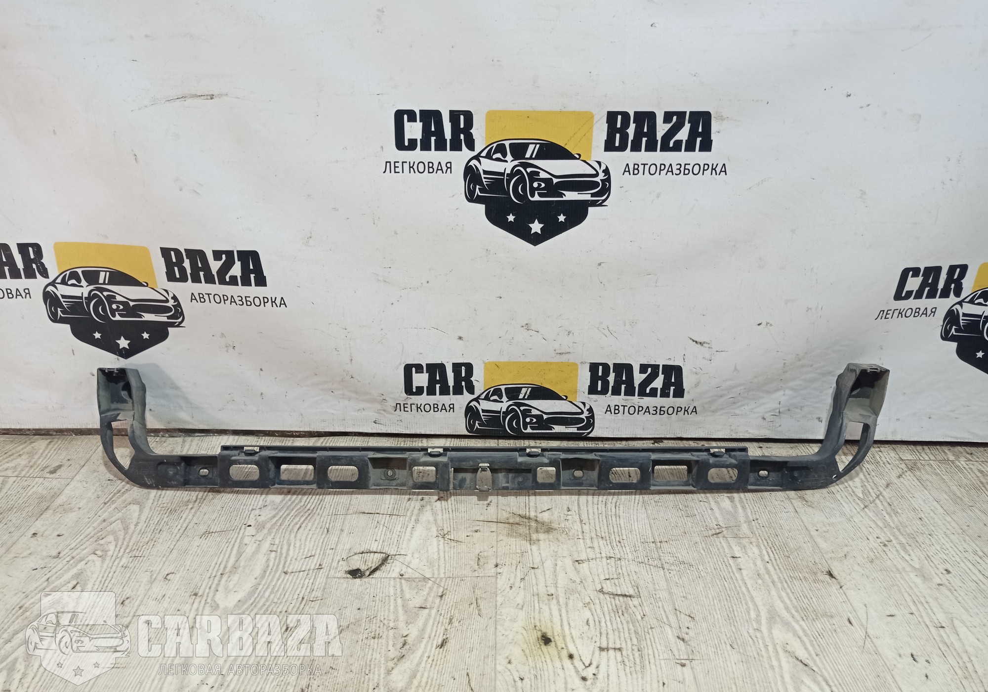 3C5807861 Кронштейн (направляющая) заднего бампера для Volkswagen Passat B6 (с 2005 по 2011)