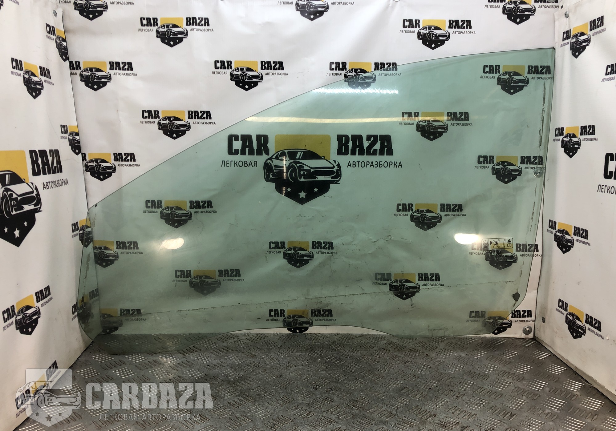 1342624 Стекло двери переднее левое для Ford Focus II (с 2004 по 2011)