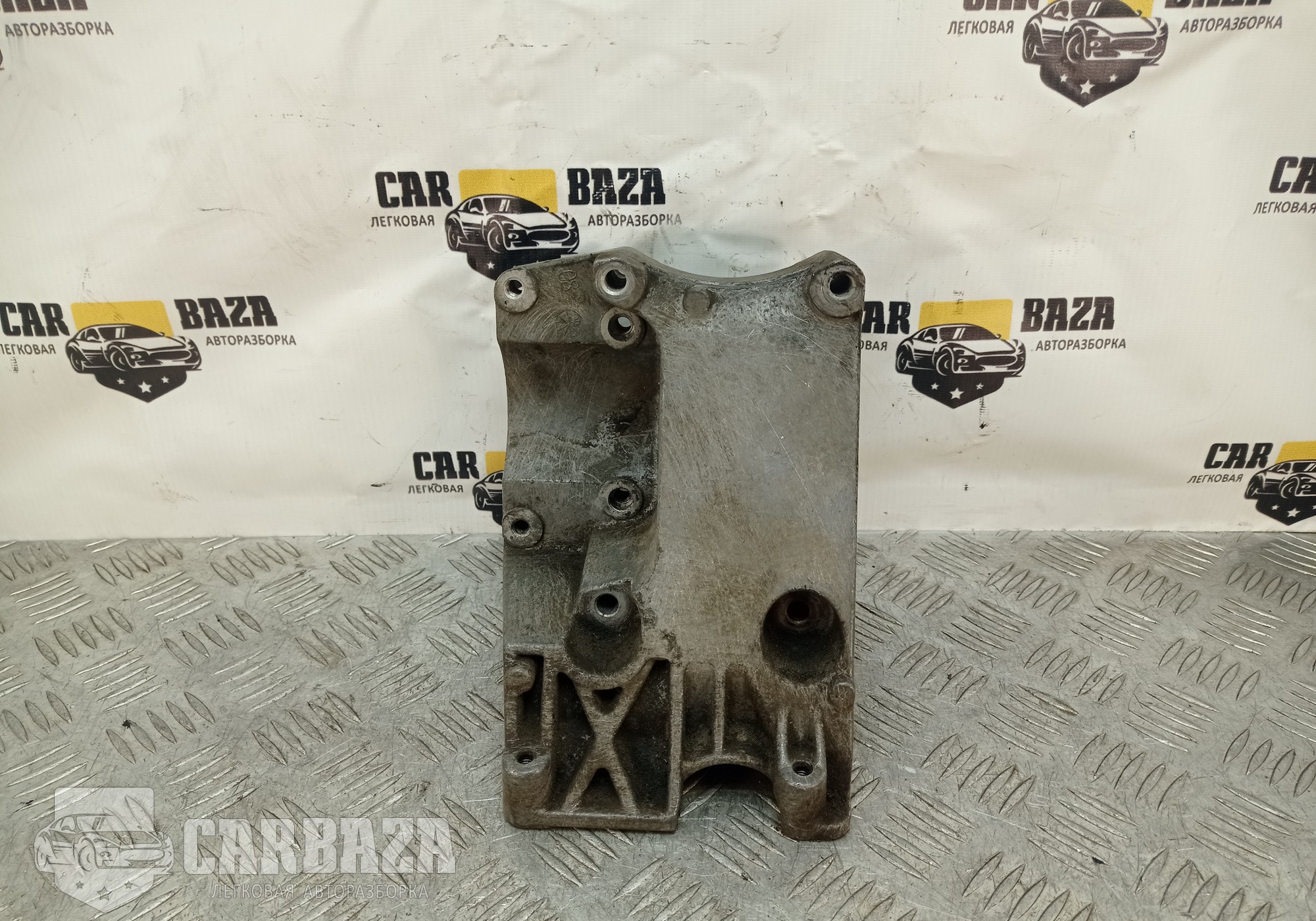 4M5Q19D624CC Кронштейн кондиционера для Ford C-Max