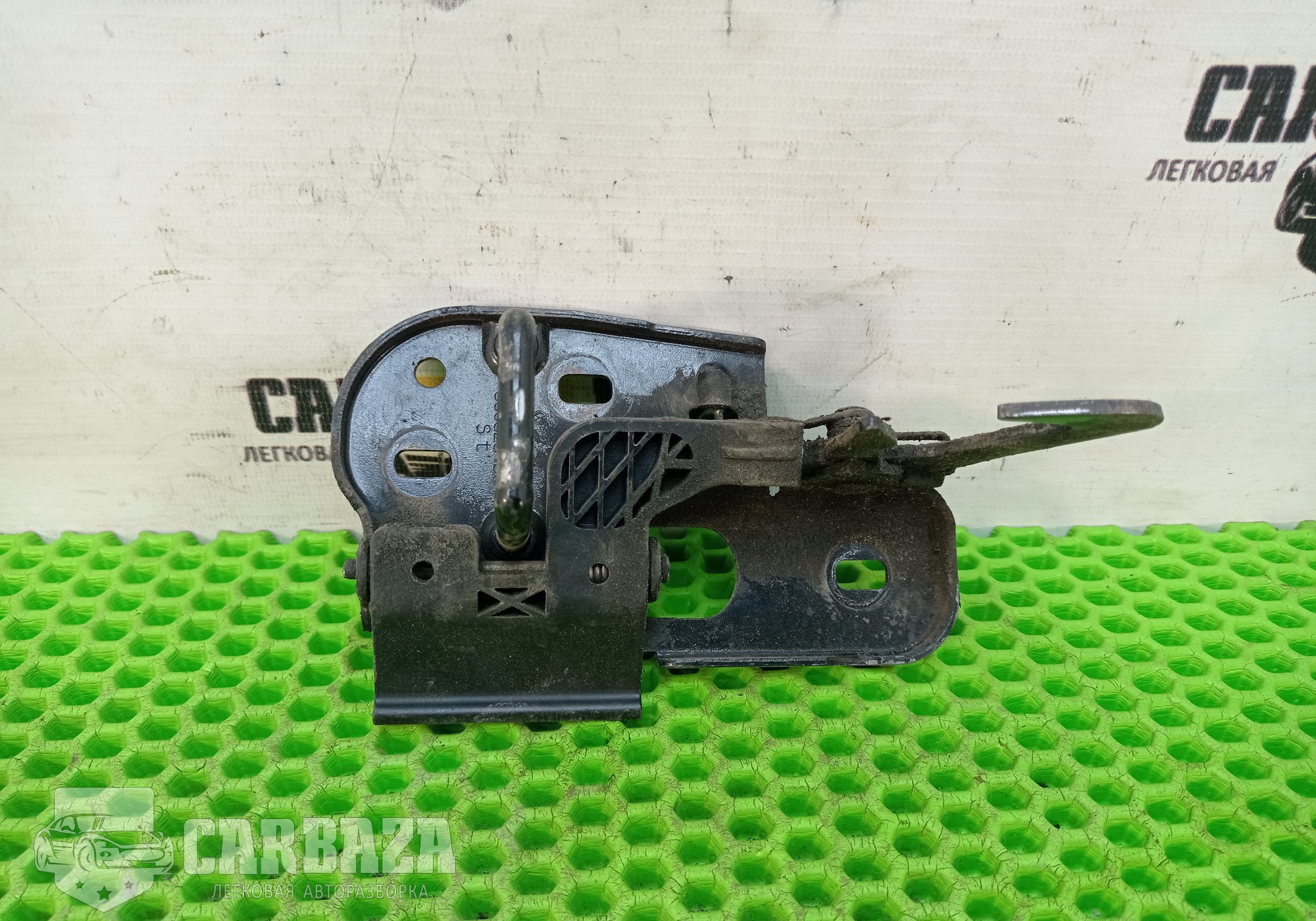 3C0823480 Крюк замка капота для Volkswagen Passat B6 (с 2005 по 2011)