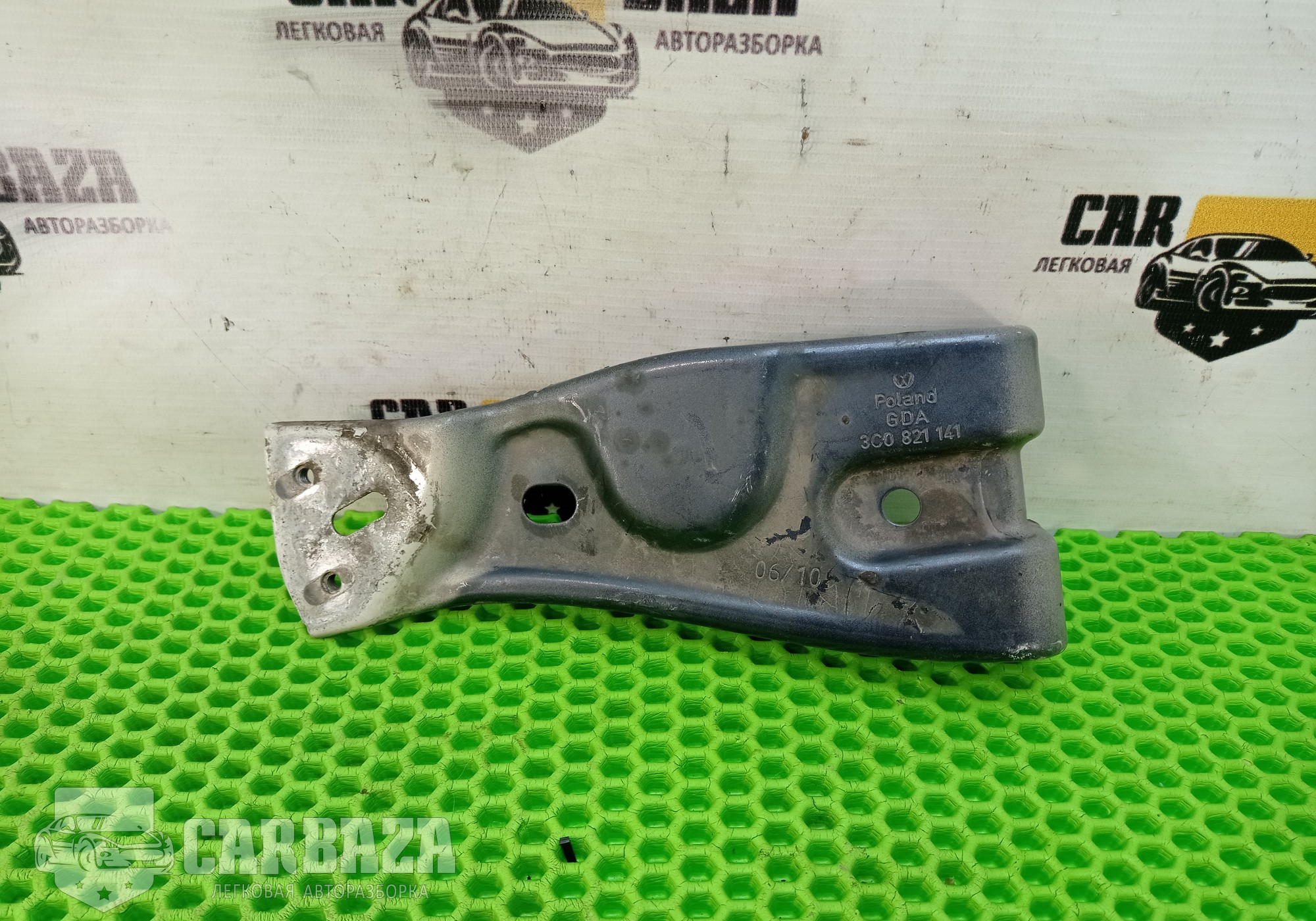 3C0821141 Кронштейн крепления крыла левый для Volkswagen Passat B6 (с 2005 по 2011)
