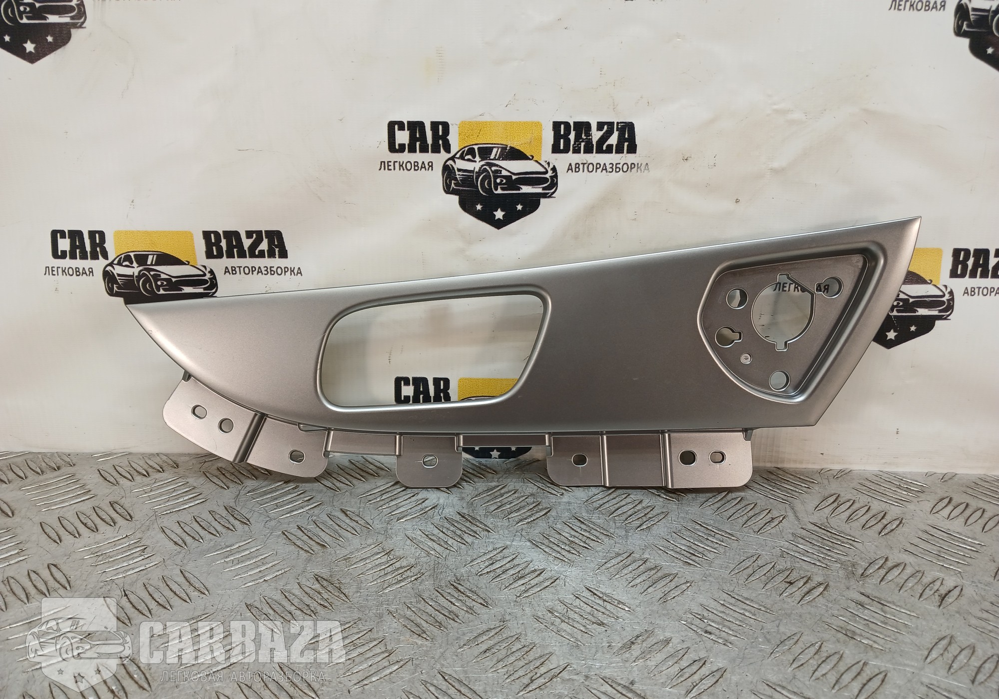 809331CA0A Накладка двери левая