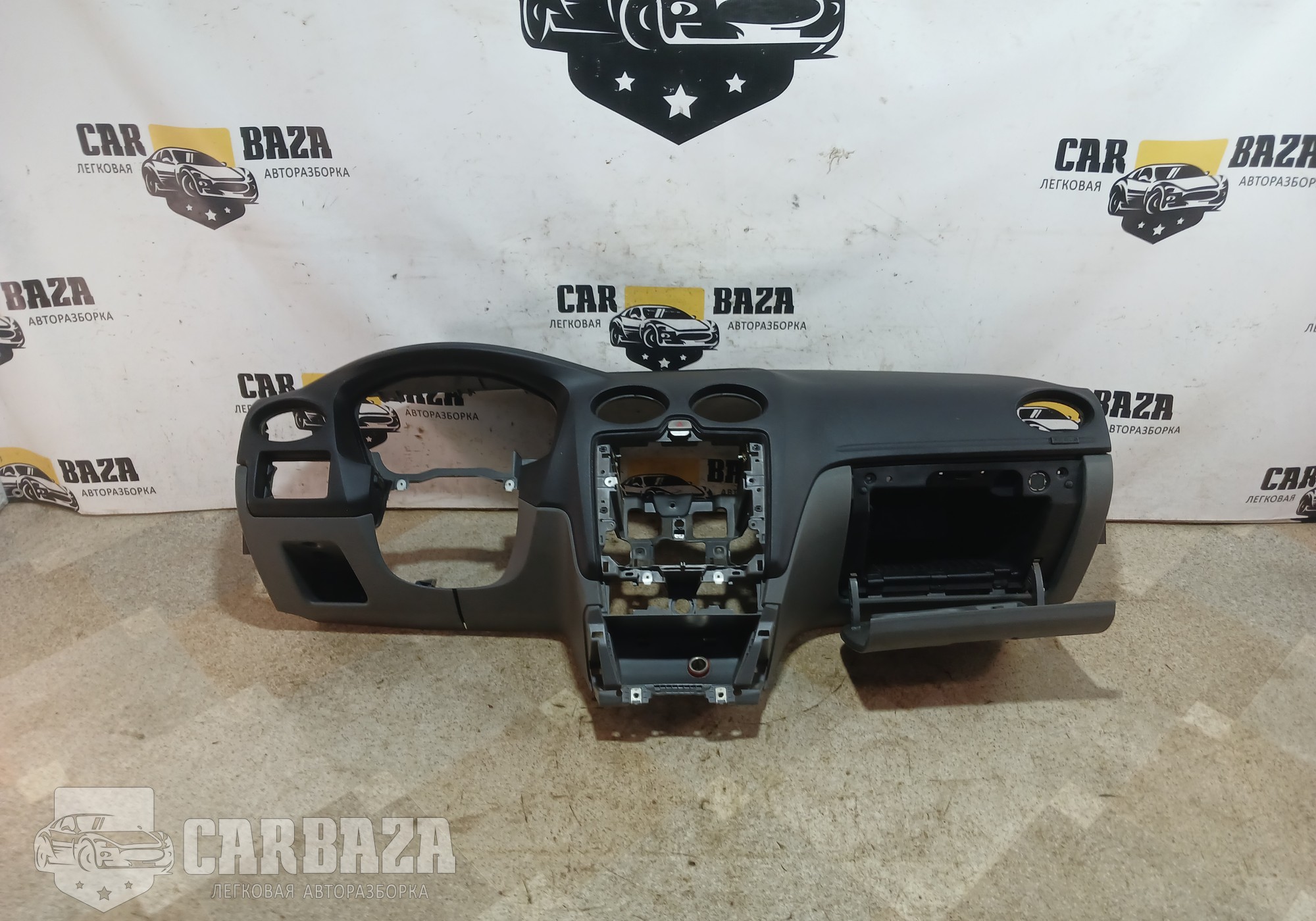 1496316 Передняя панель салона (торпедо) для Ford Focus II (с 2004 по 2011)