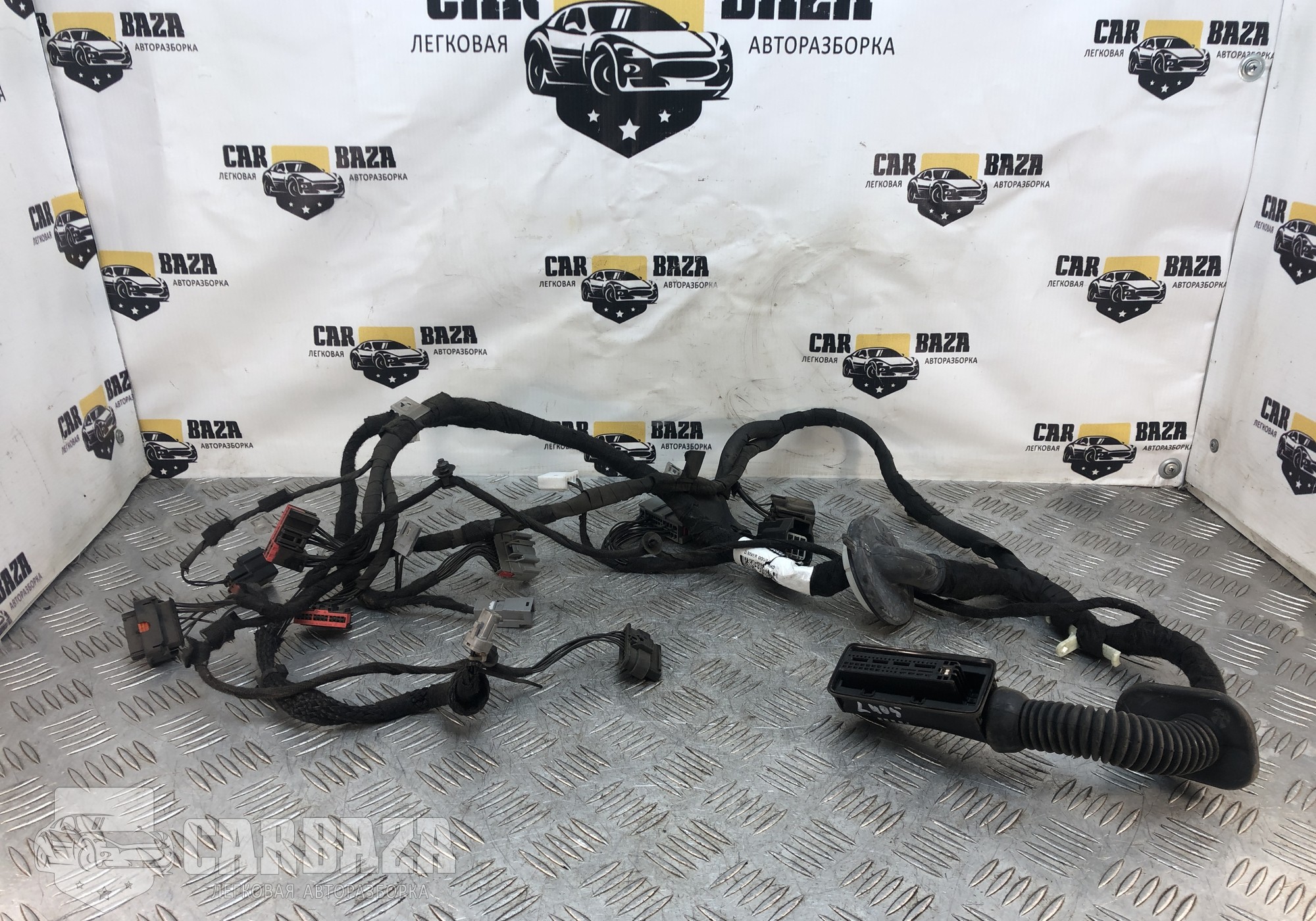 LR055083 Проводка двери передняя правая для Land Rover Range Rover IV (с 2012)