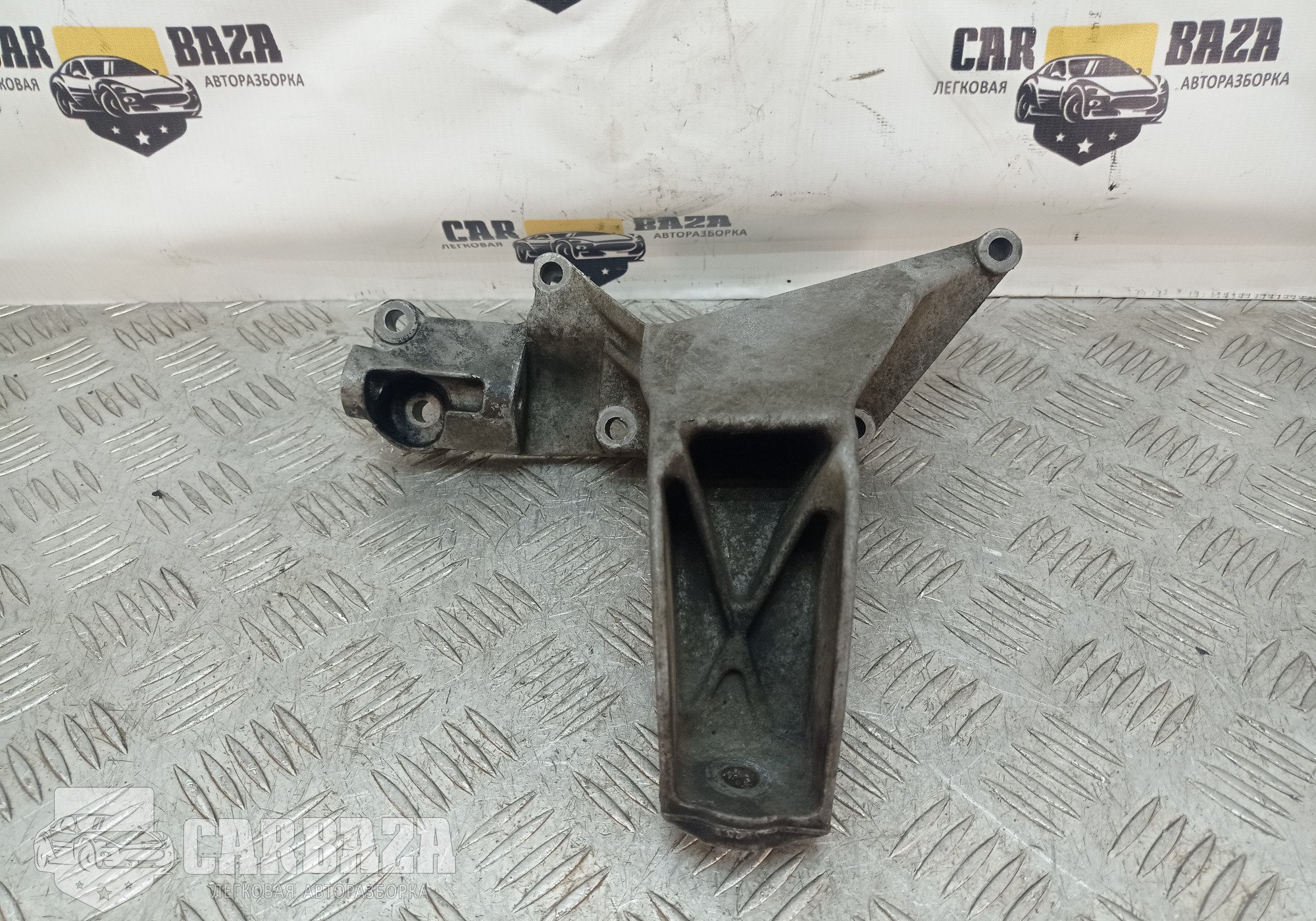 6753225 Кронштейн M47D20 2.0 для BMW 3 E46 (с 1998 по 2006)