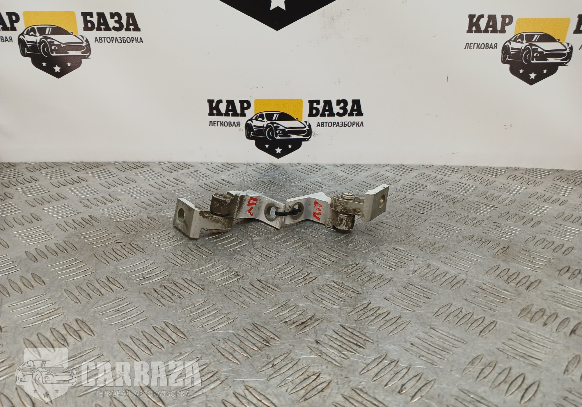 8K0831401A Петли передней левой двери