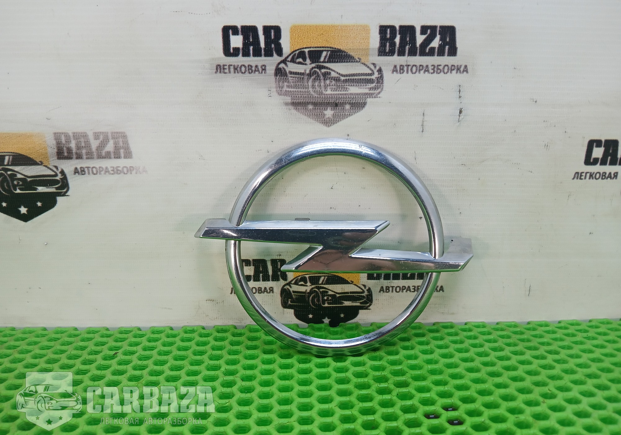 13247339 Эмблема решётки радиатора для Opel Zafira B (с 2005 по 2014)