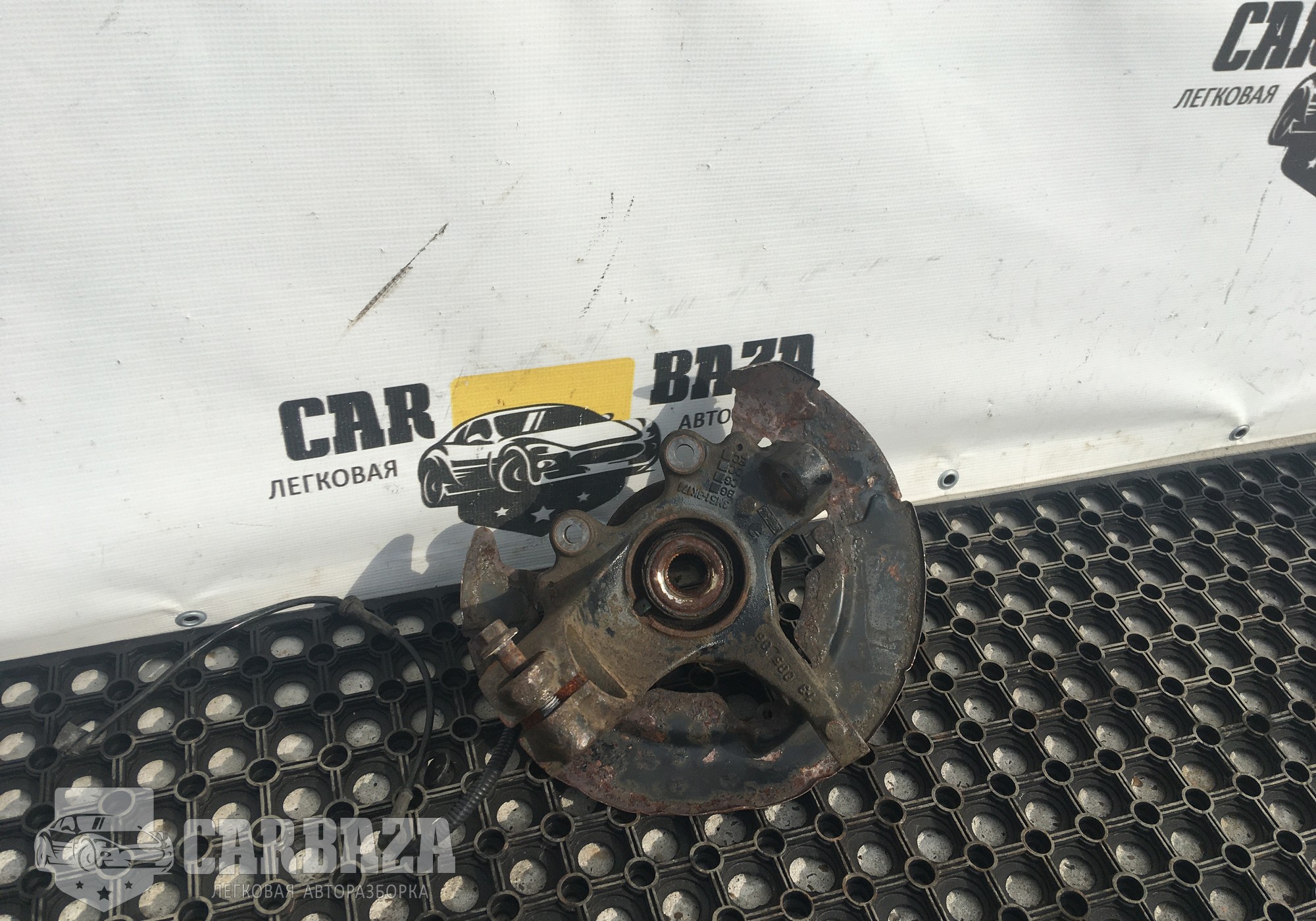 3M513K171BG Кулак передний левый L для Ford Focus