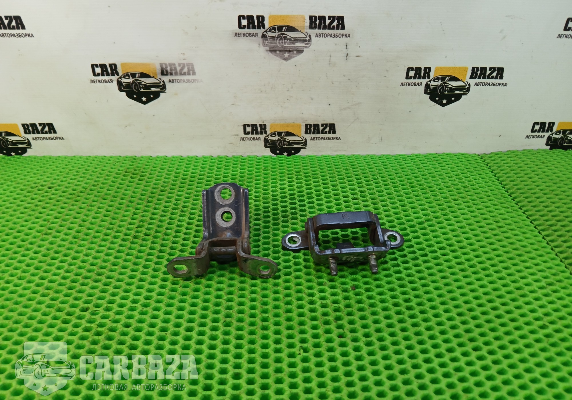 80400AX000 Петли двери задней правой (комплект) J10 для Nissan Qashqai J10 (с 2006 по 2013)