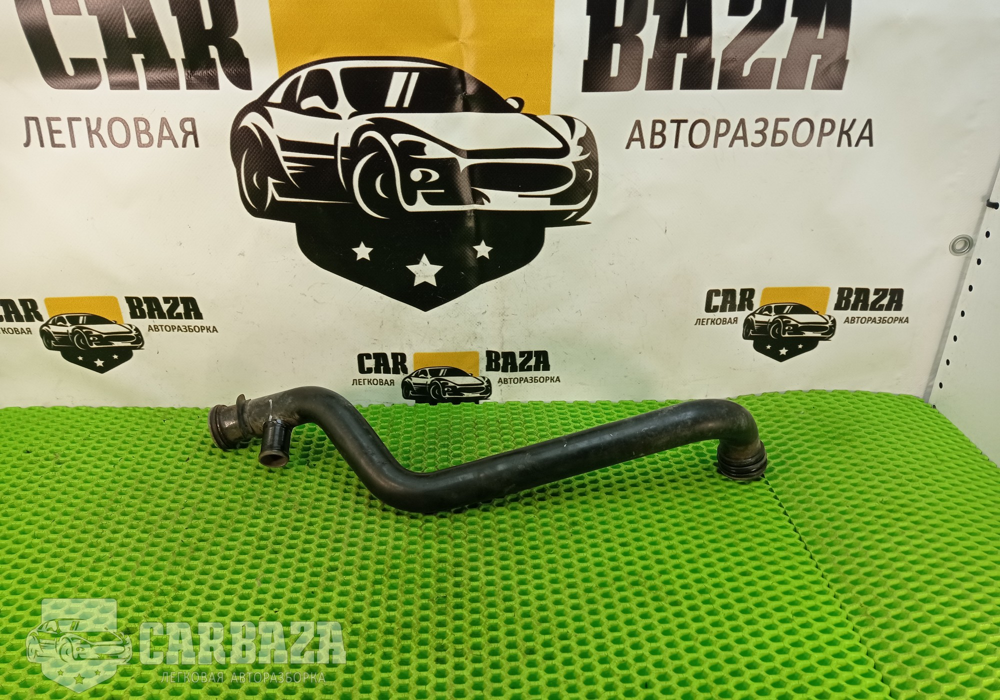 LR001311 Патрубок отопителя металлический