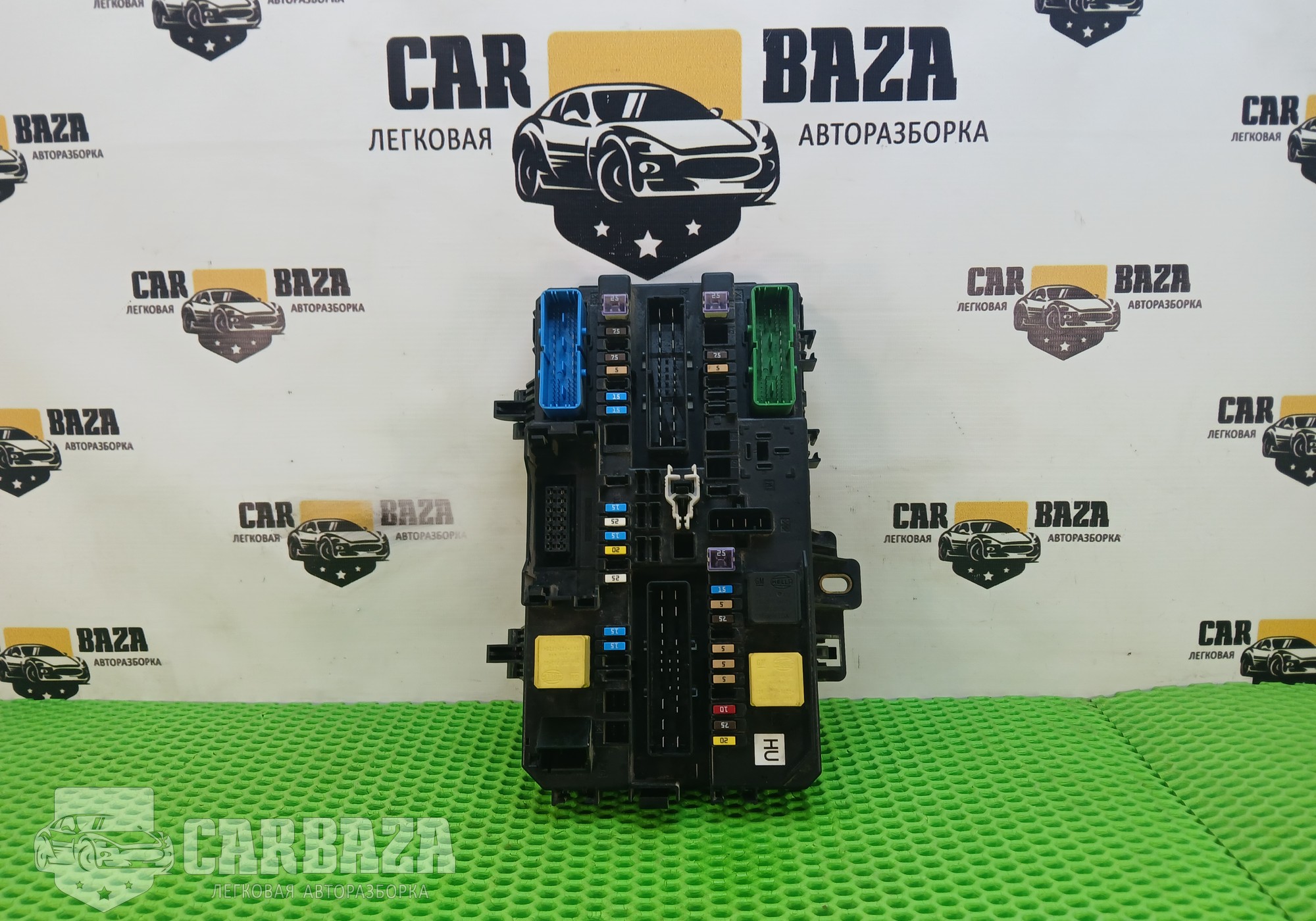 13220832 Блок предохранителей салонный для Opel Zafira