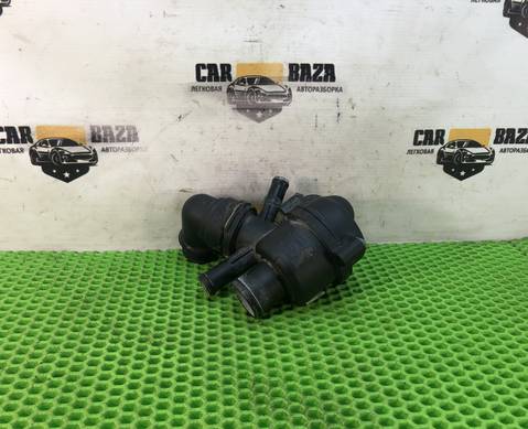 AH228K515AA Корпус термостата для Land Rover Discovery III (с 2004 по 2009)