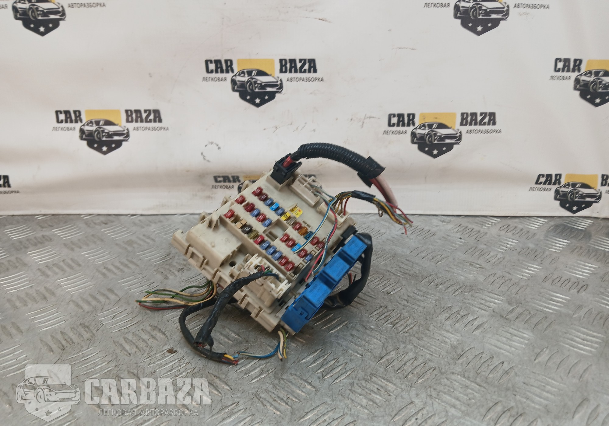 243505M310 Блок предохранителей салона для Nissan Almera II (с 2000 по 2006)