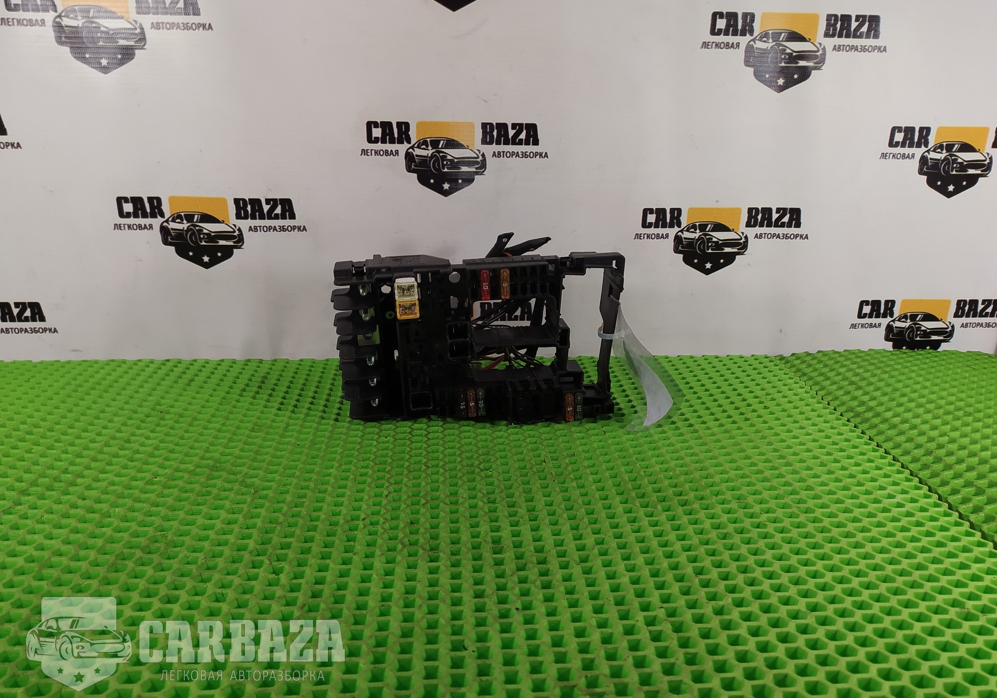 5Q0937125G Блок предохранителей для Skoda Karoq