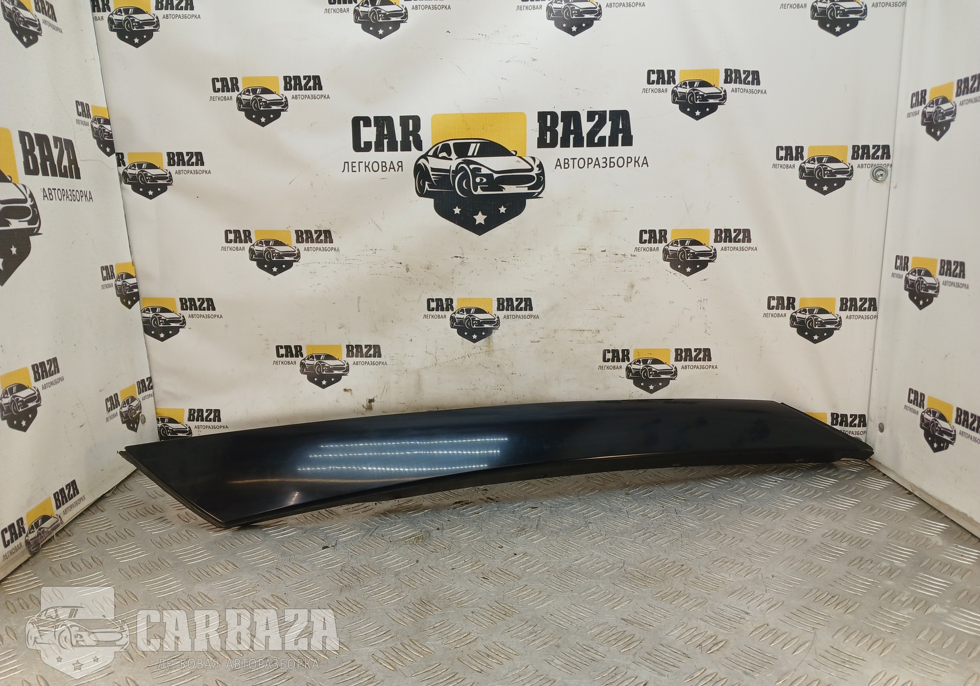 5J6853263A Накладка лобового стекла левая