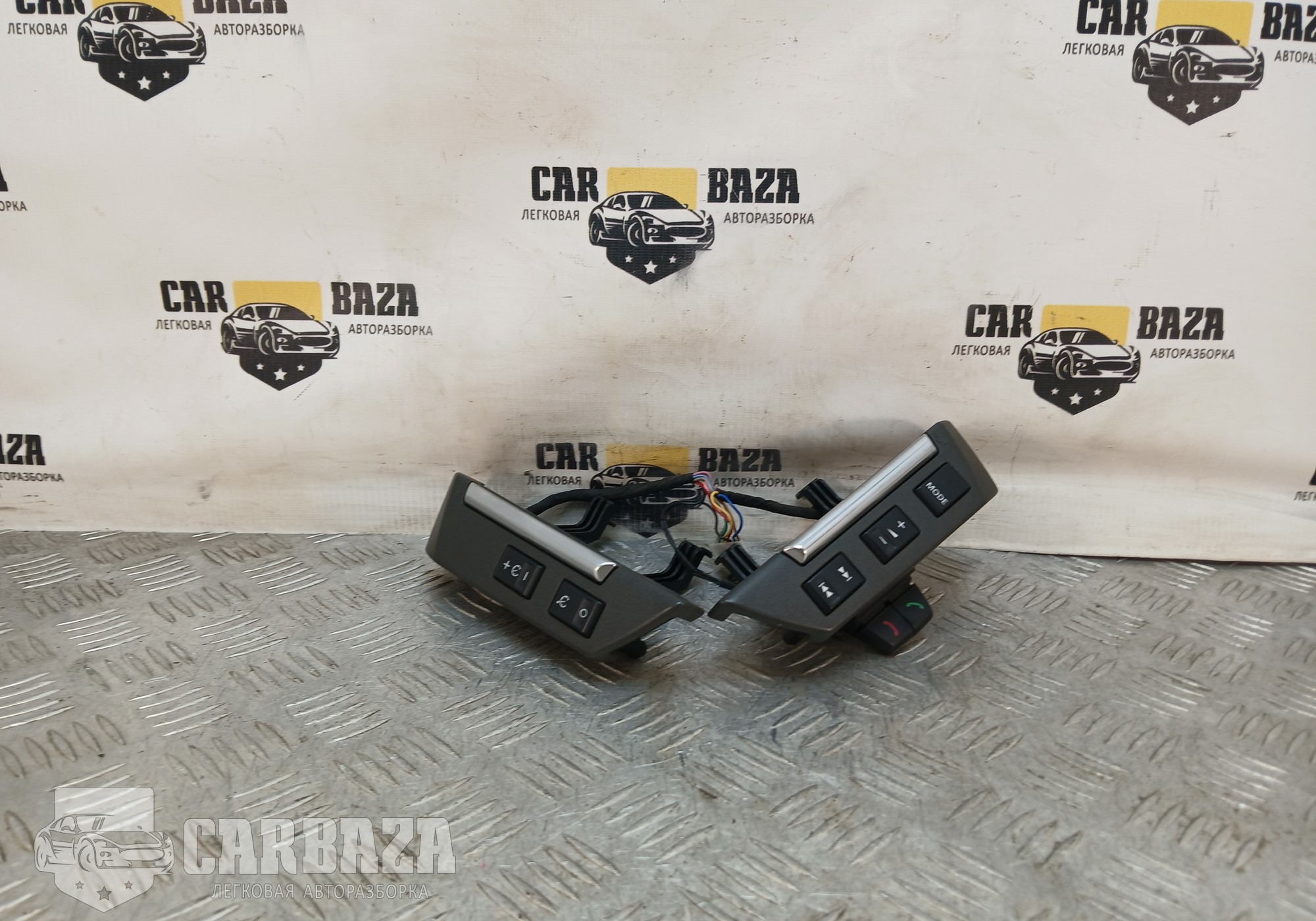 5H2214K147GB Блок кнопок на руль для Land Rover Range Rover Sport I (с 2005 по 2013)