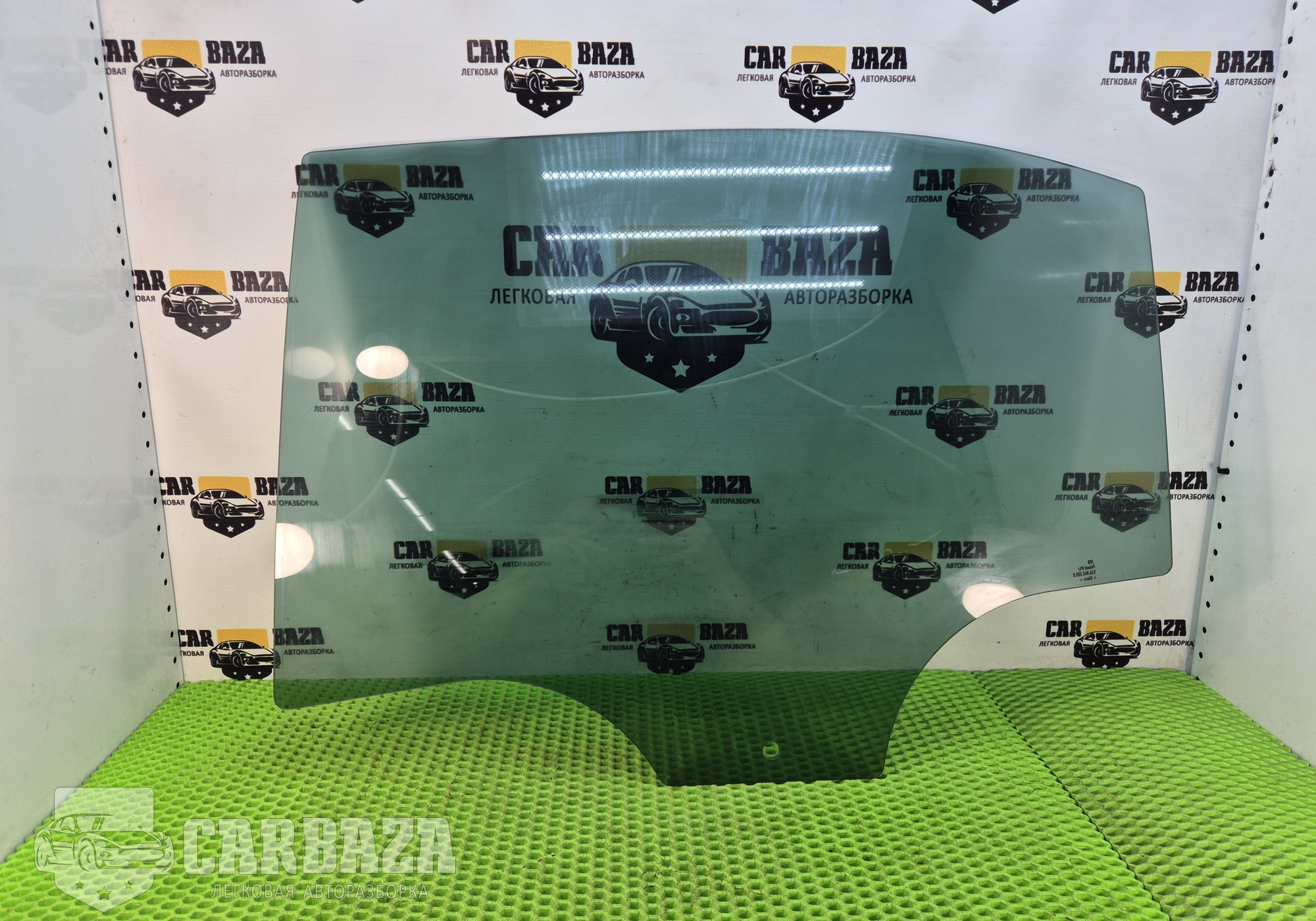 5JA845205B Стекло заднее левое для Seat