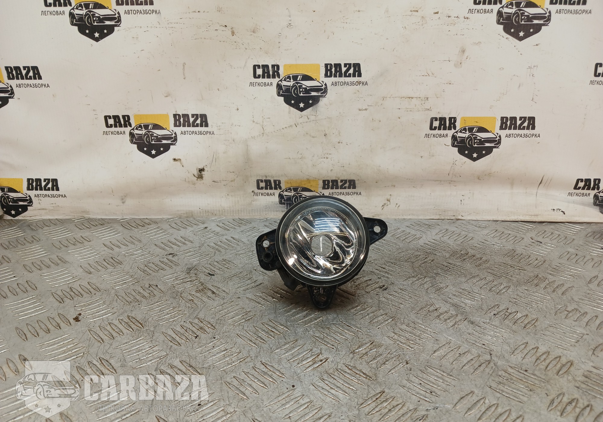 7H0941700C Фара противотуманная правая для Skoda Fabia