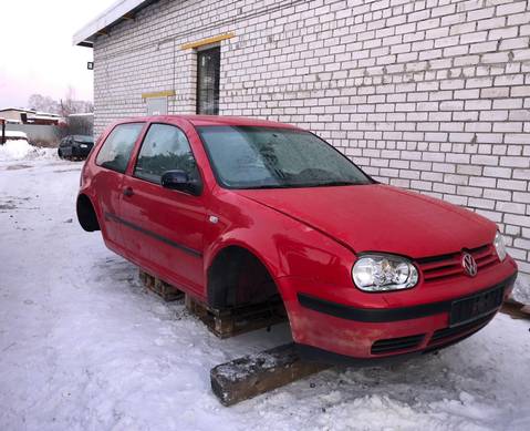 Volkswagen Golf IV 2000 г. в разборе