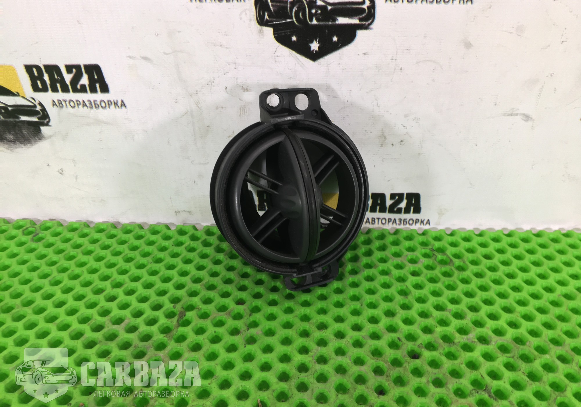 5568652010 Дефлектор воздушный для Toyota Yaris