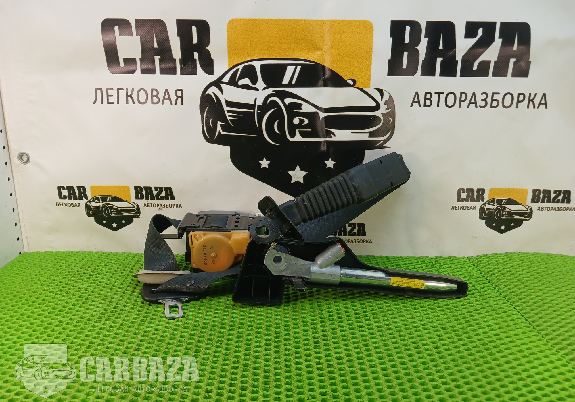 868421BB0C Ремень безопасности правый