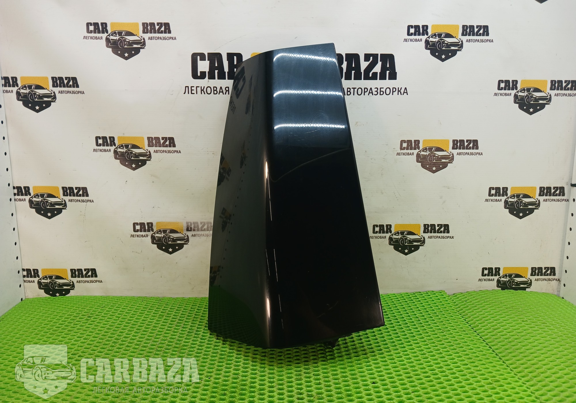 5L6853216A Накладка задней стойки правая для Skoda Yeti (с 2009 по 2018)