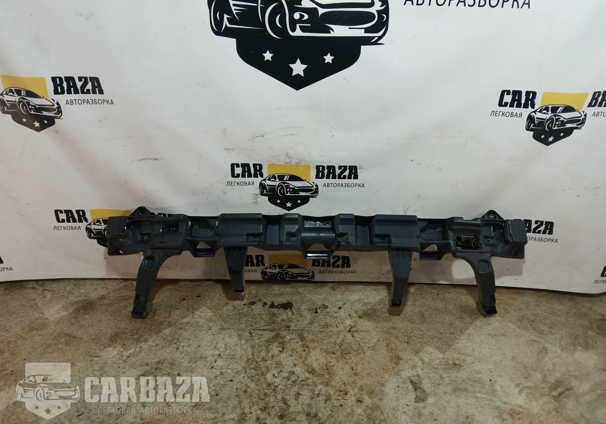 625047737R Кронштейн заднего бампера центральный для Renault Duster I (с 2010 по 2021)