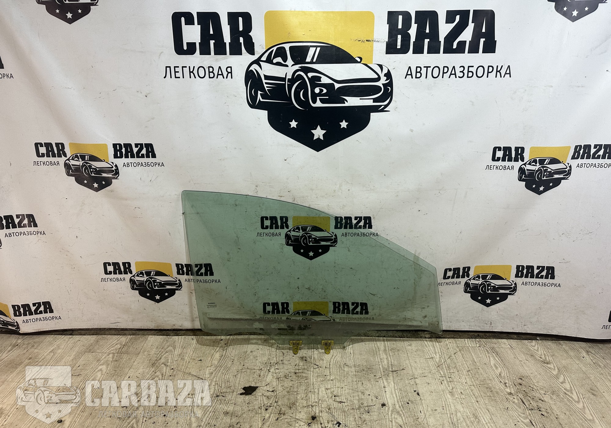 803009U000 Стекло двери переднее правое E11 для Nissan Note I (с 2006 по 2013)