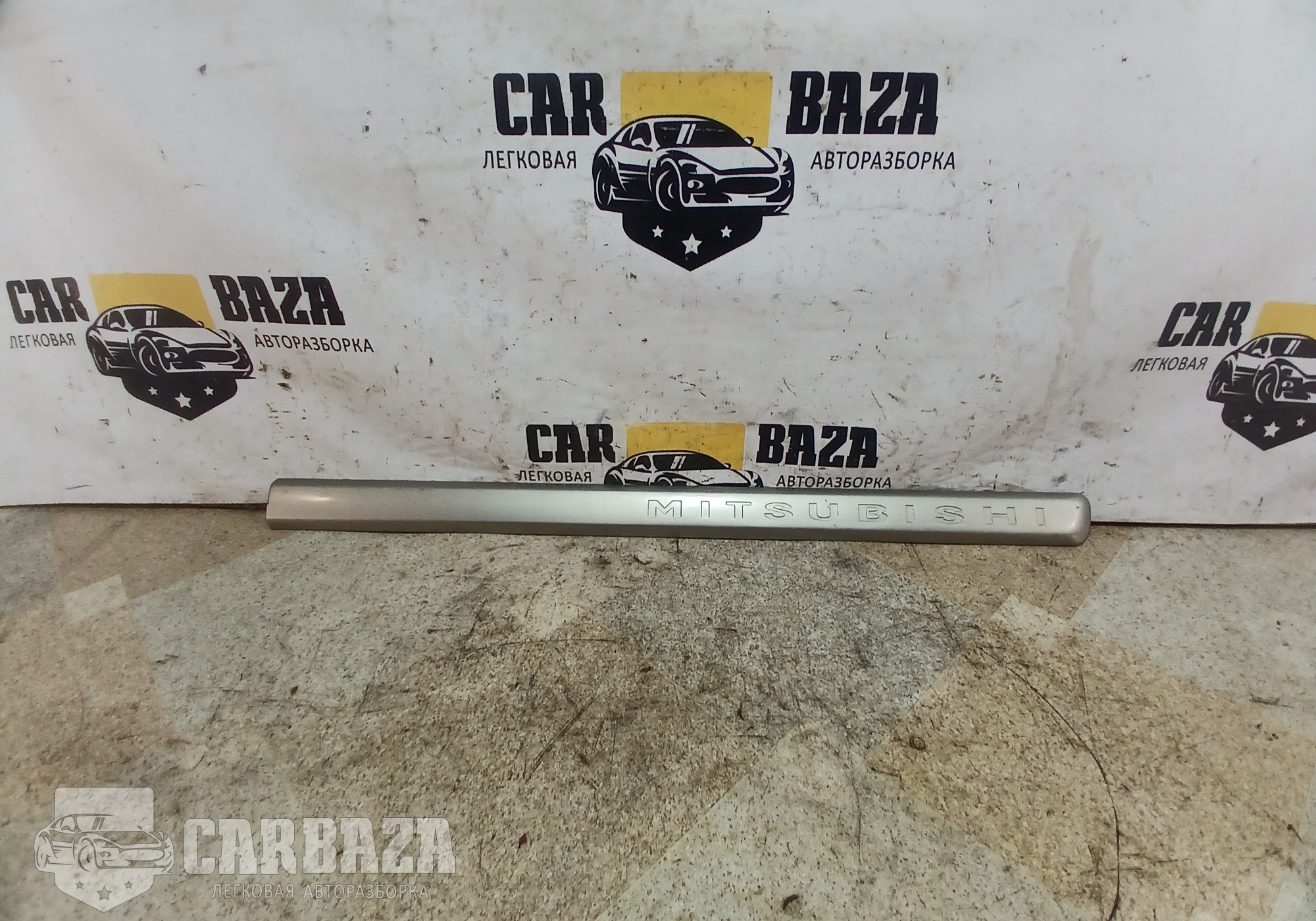 MR452930 Молдинг двери передний правый