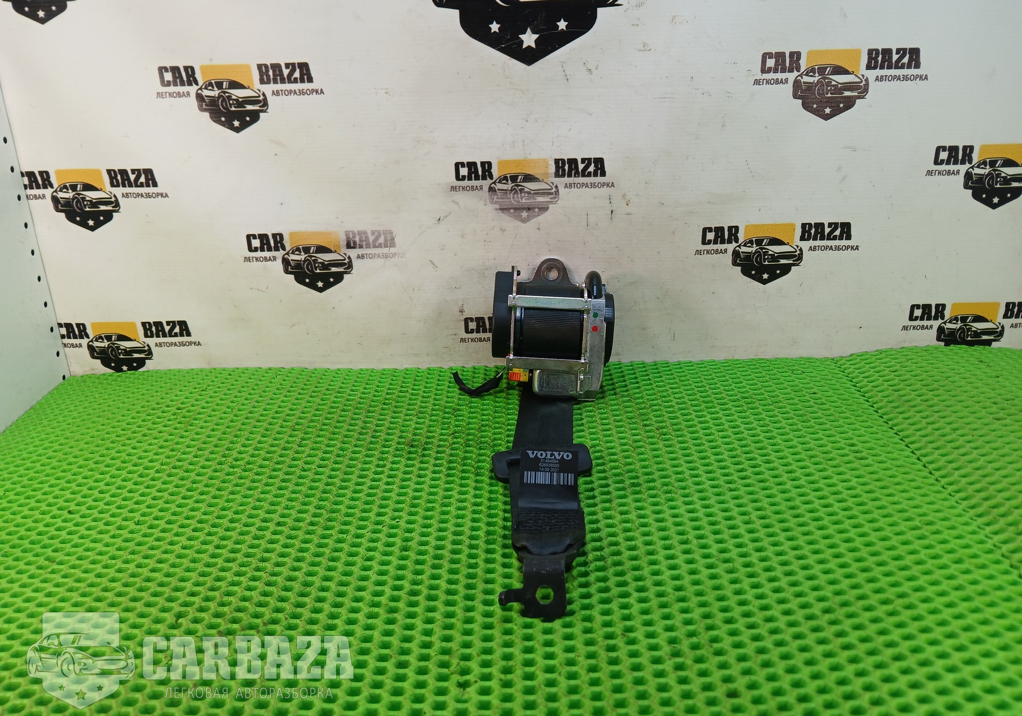 31484584 Ремень безопасности третьего ряда правый для Volvo XC90 II (с 2014)