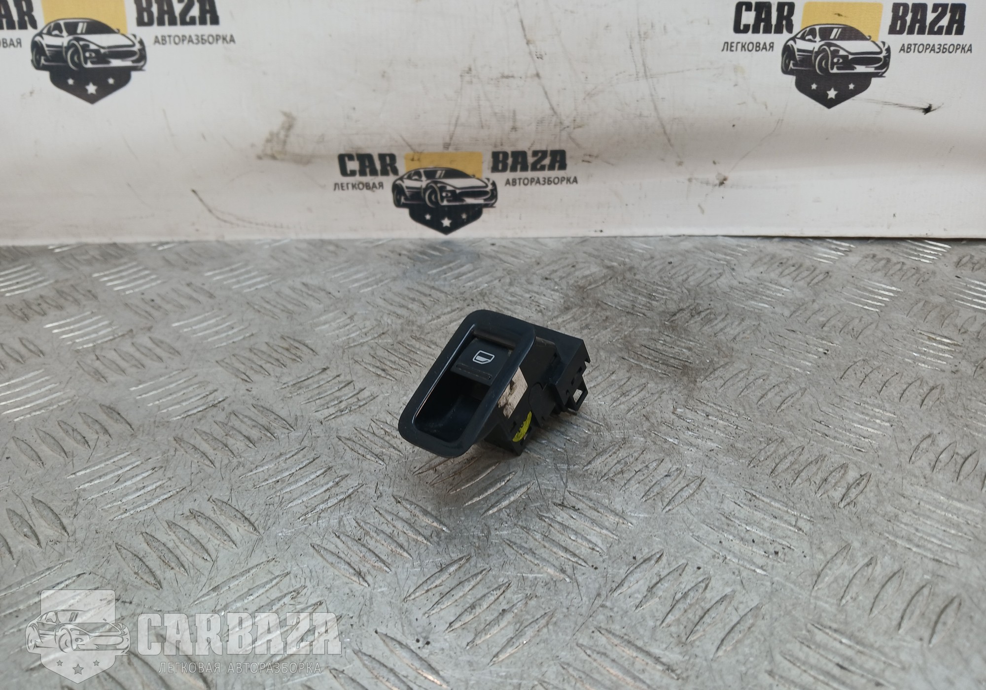 6RU959856A Кнопка стеклоподъемника передняя правая R для Volkswagen Polo V (с 2009 по 2020)