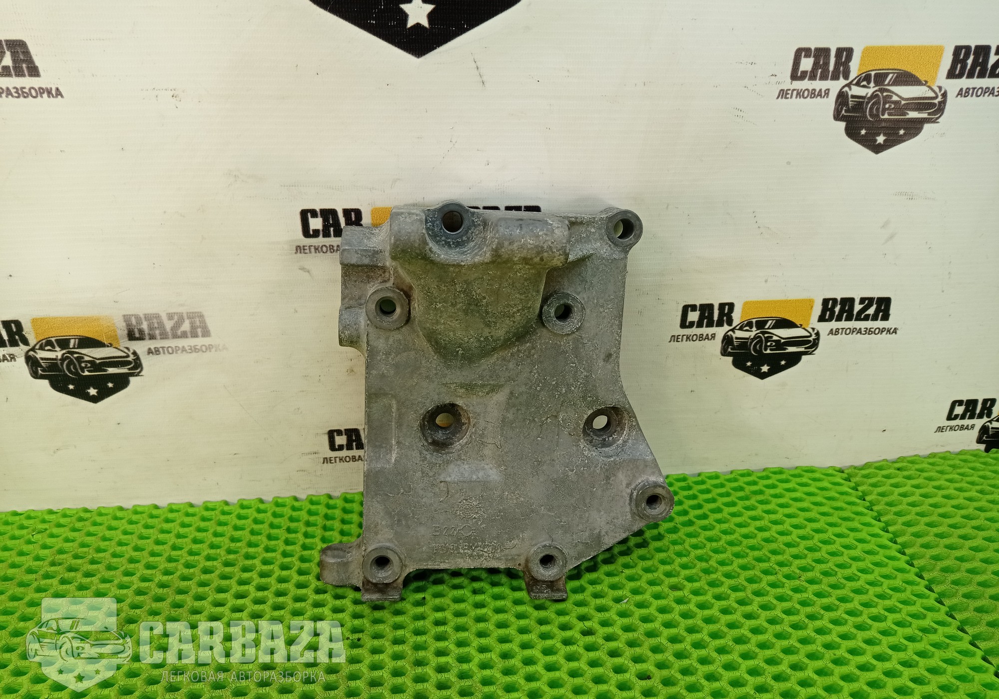 11910BM700 Кронштейн генератора для Nissan Almera