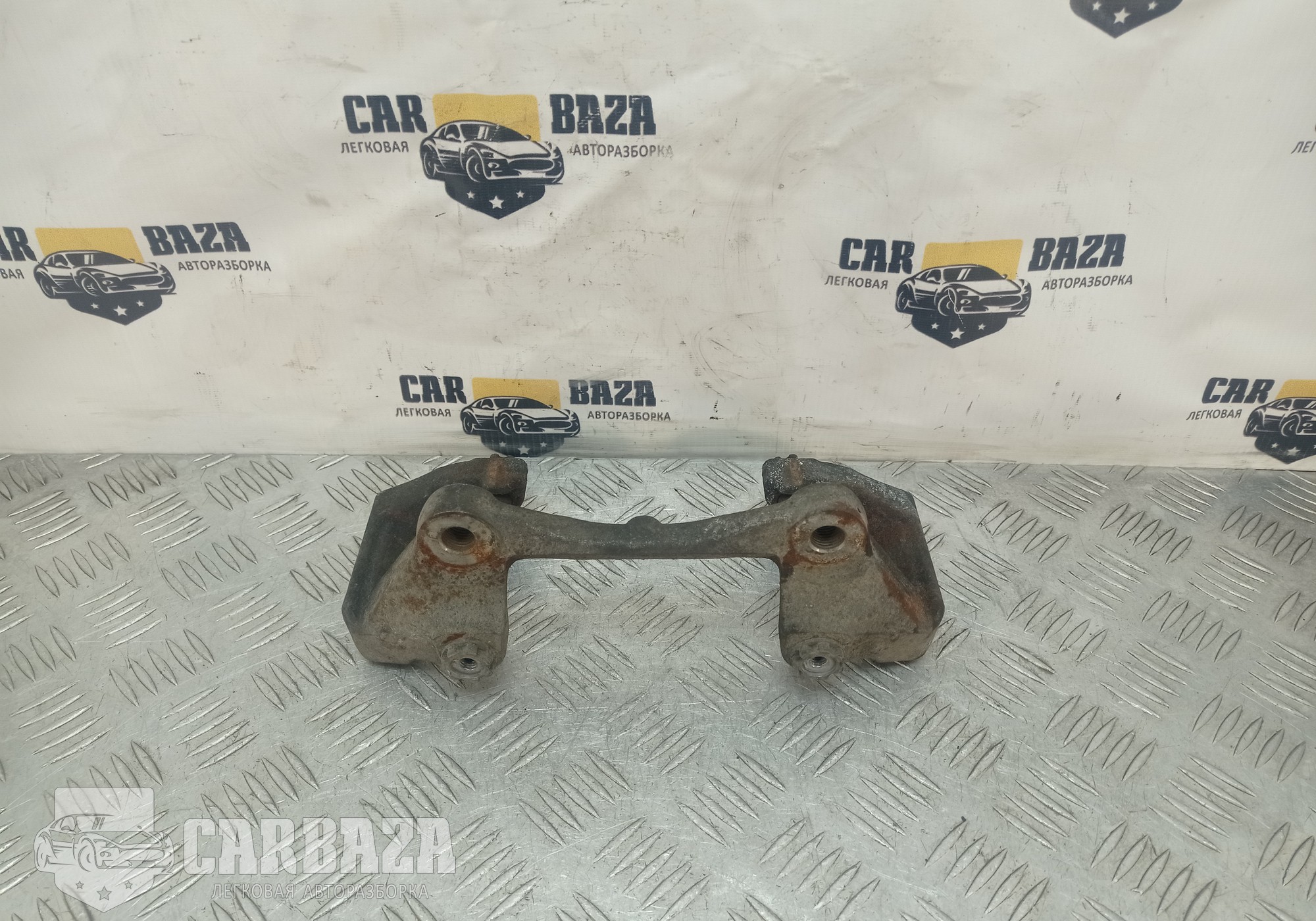 4G0615125 Скоба суппорта 320мм