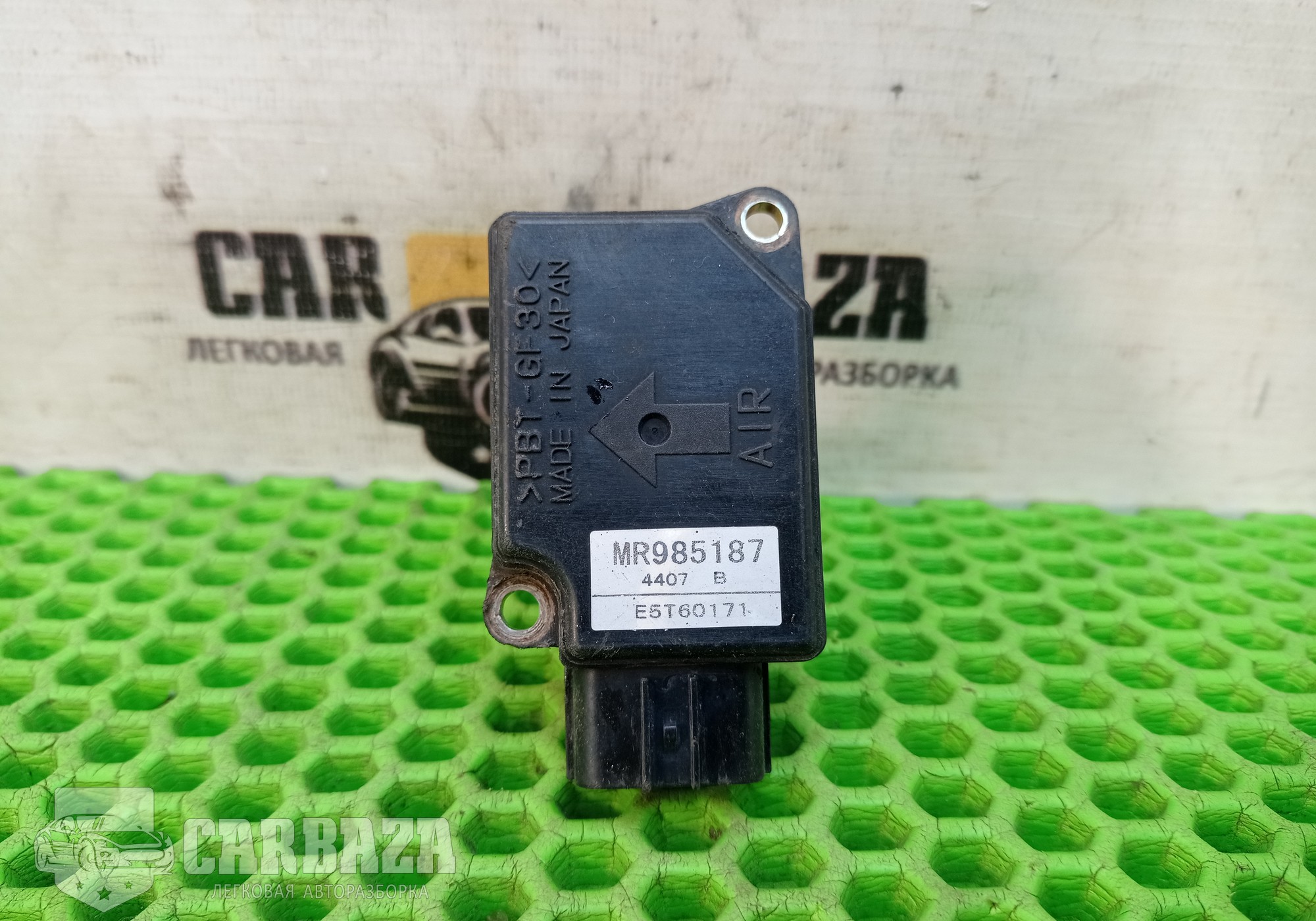 MR985187 Датчик массового расхода воздуха 4G64 2.4