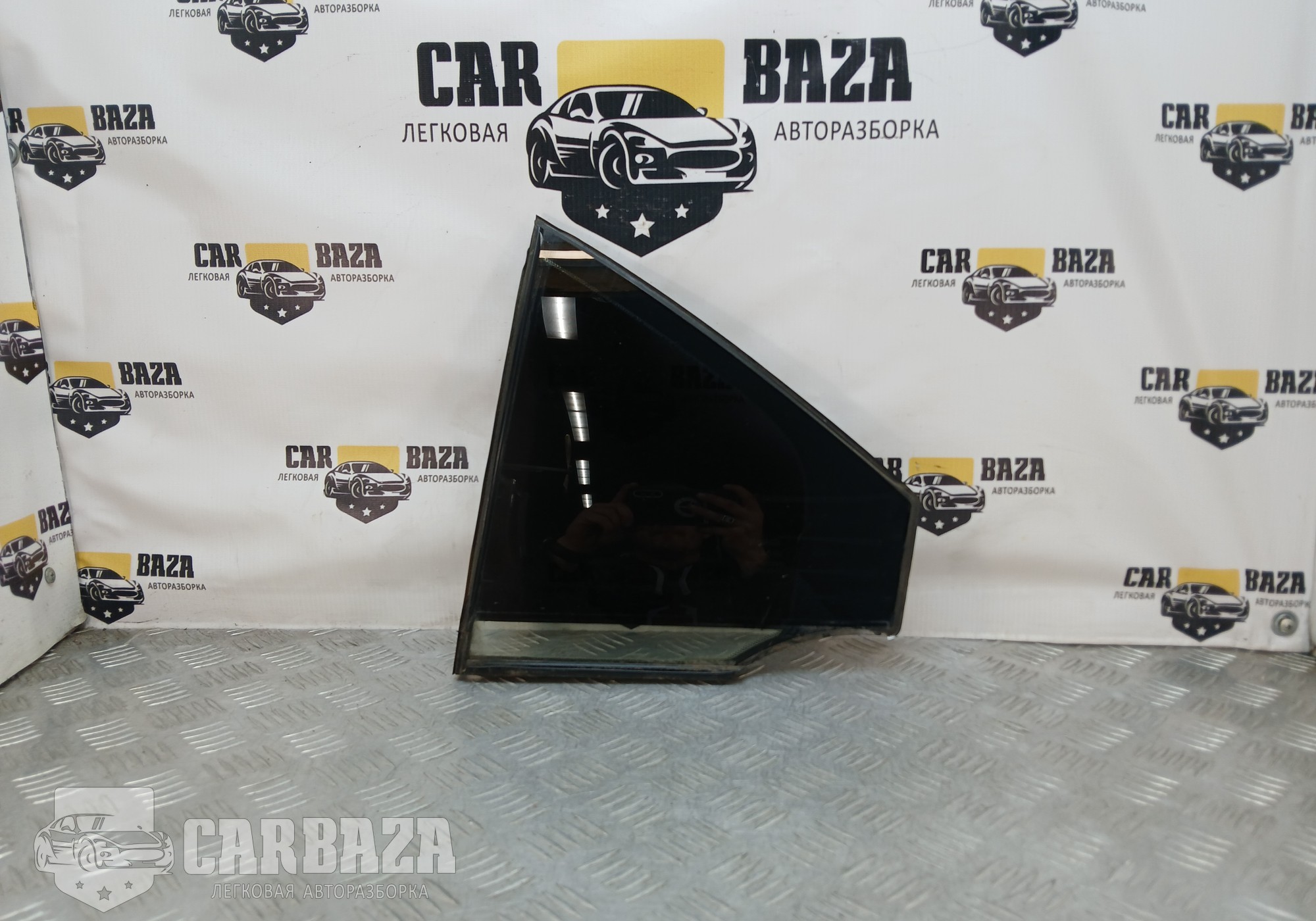 82221AV606 Стекло двери заднее левое для Nissan Primera P12 (с 2002)