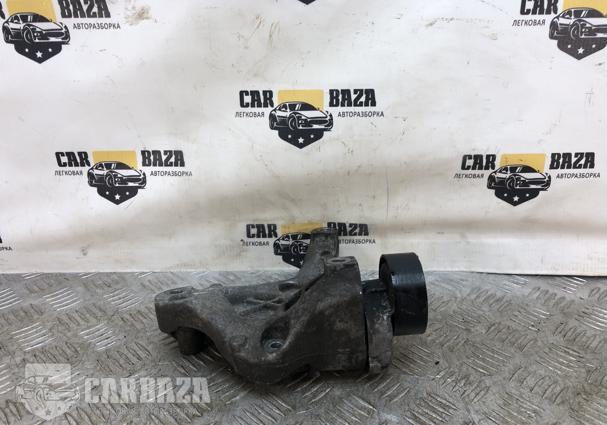 1K0260885B Кронштейн кондиционера для Volkswagen Tiguan I (с 2007 по 2017)
