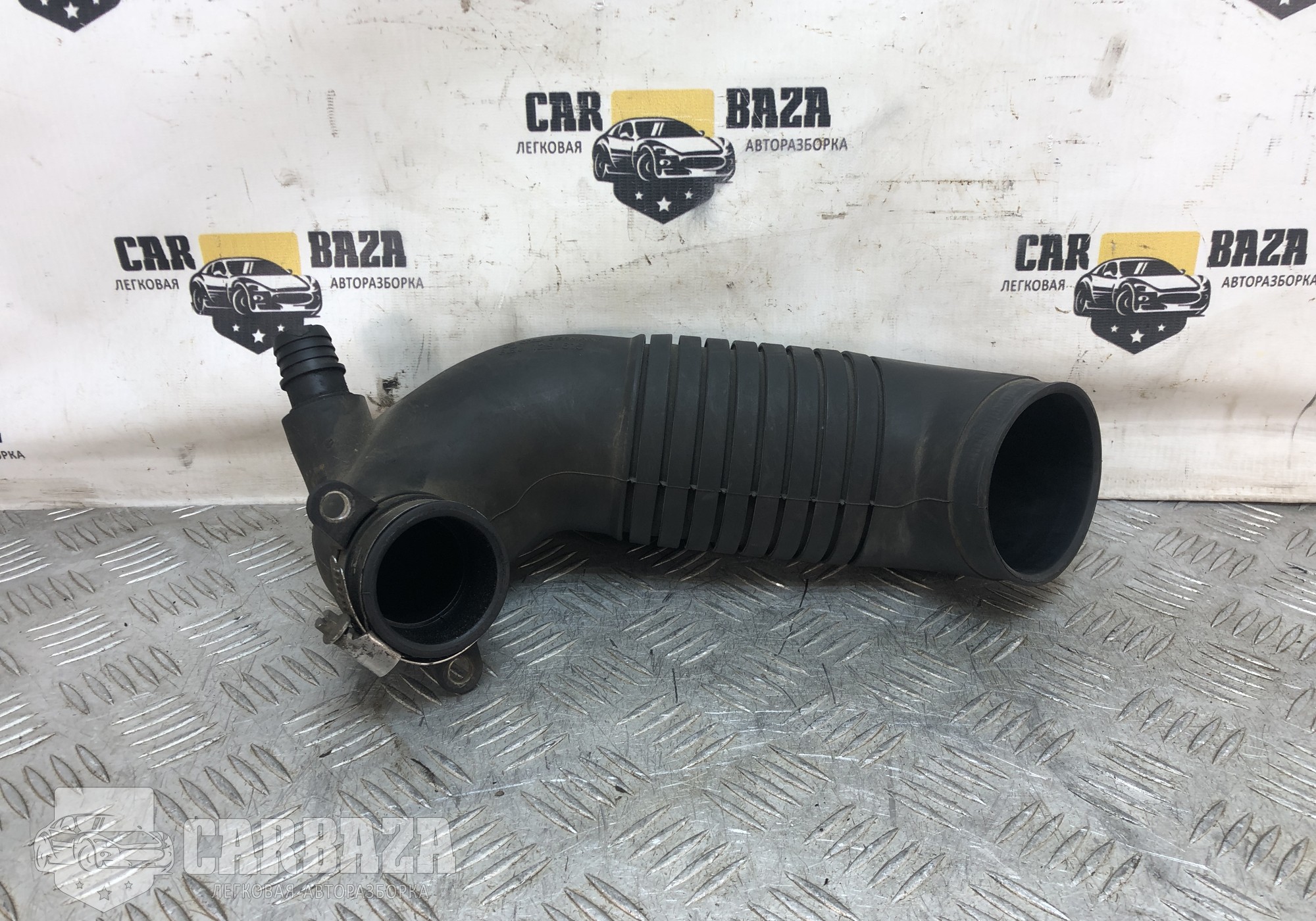 8E0129615 Патрубок интеркулера для Audi A4