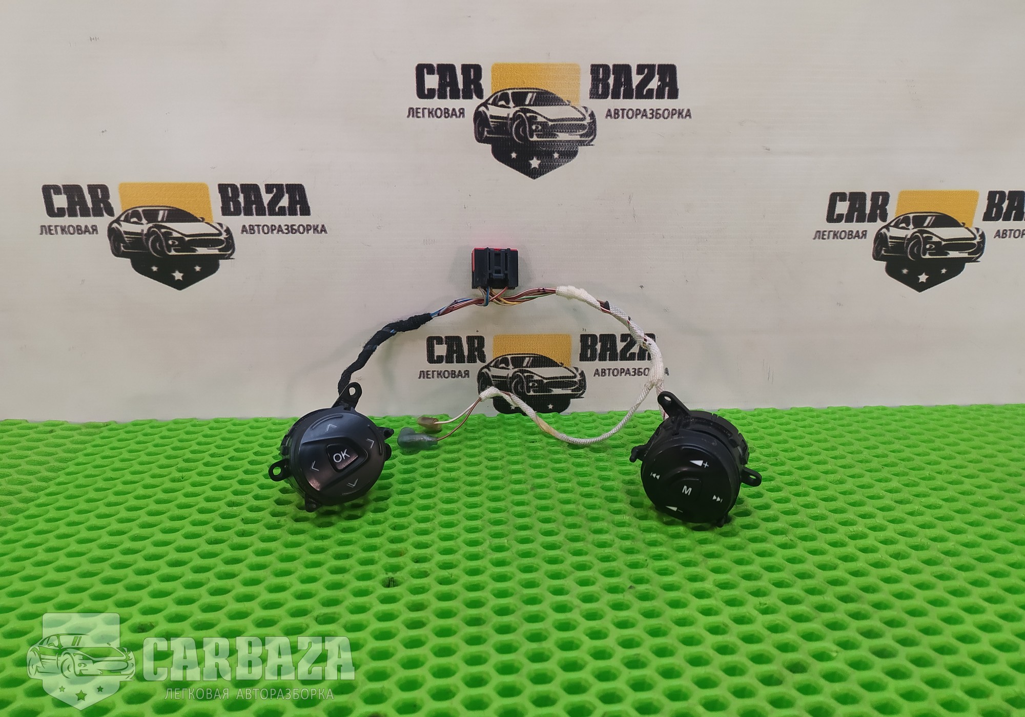 AM5T14K147AA Блок кнопок на руль