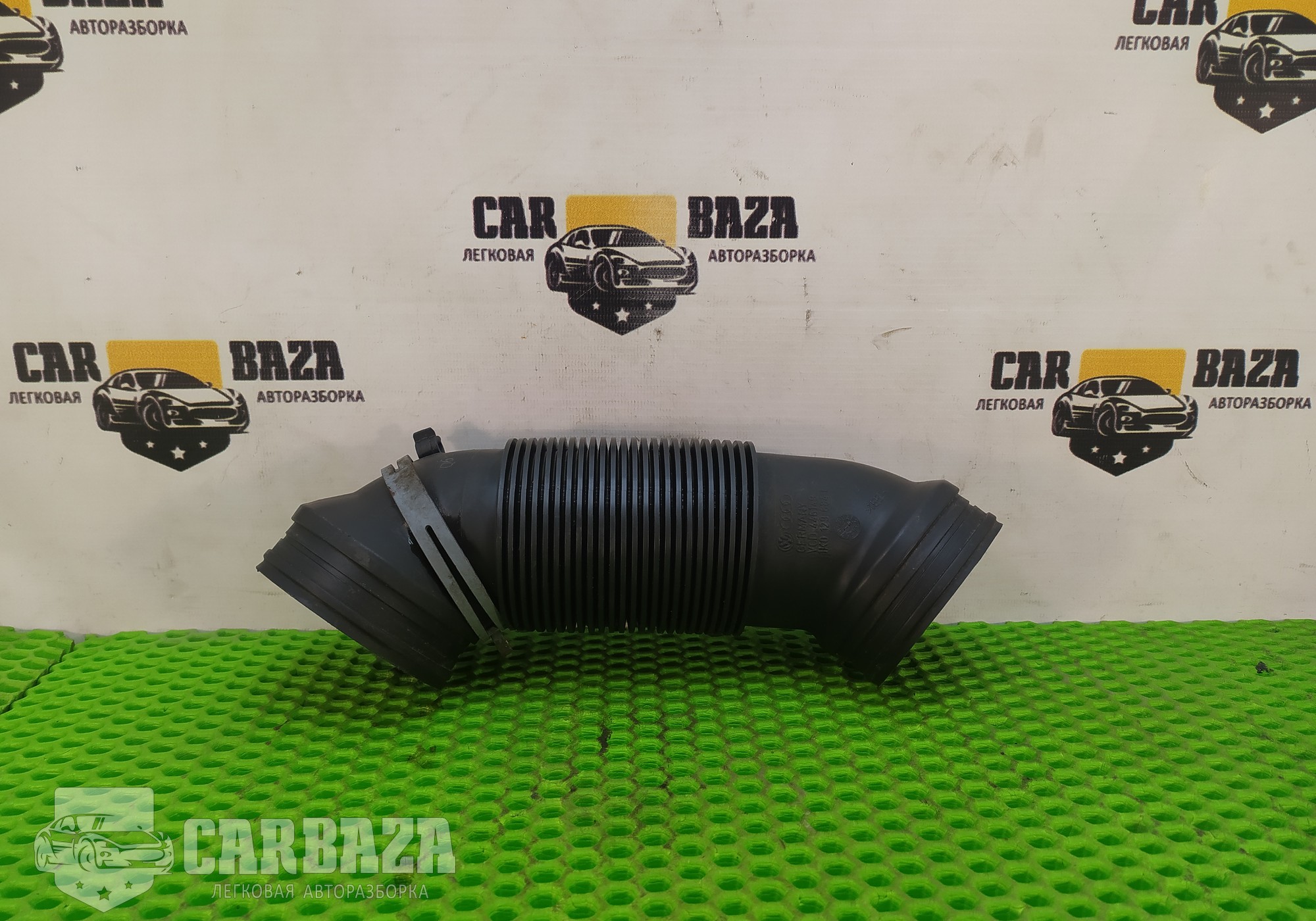 1K0129684L Патрубок воздушного фильтра для Audi TT