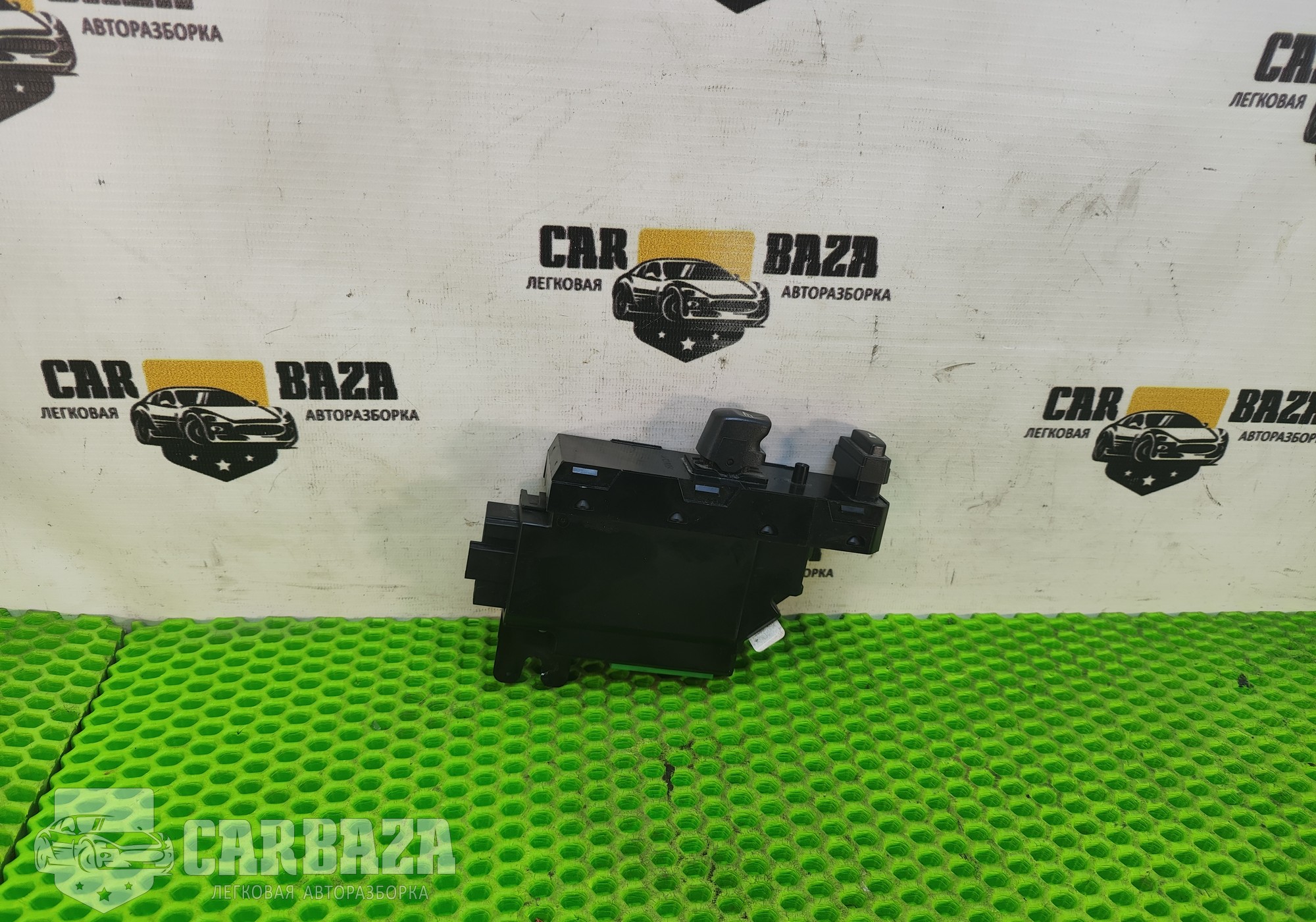 31334465 Кнопка стеклоподъемника передняя правая R для Volvo XC90 I (с 2002 по 2014)