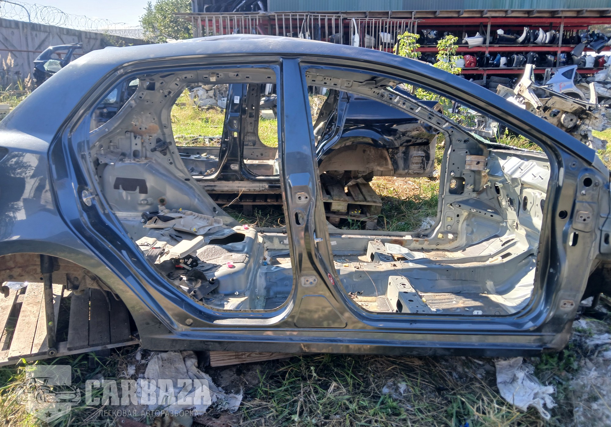 Порог кузова правый (со стойкой) для Mazda 2 II (с 2007 по 2014)