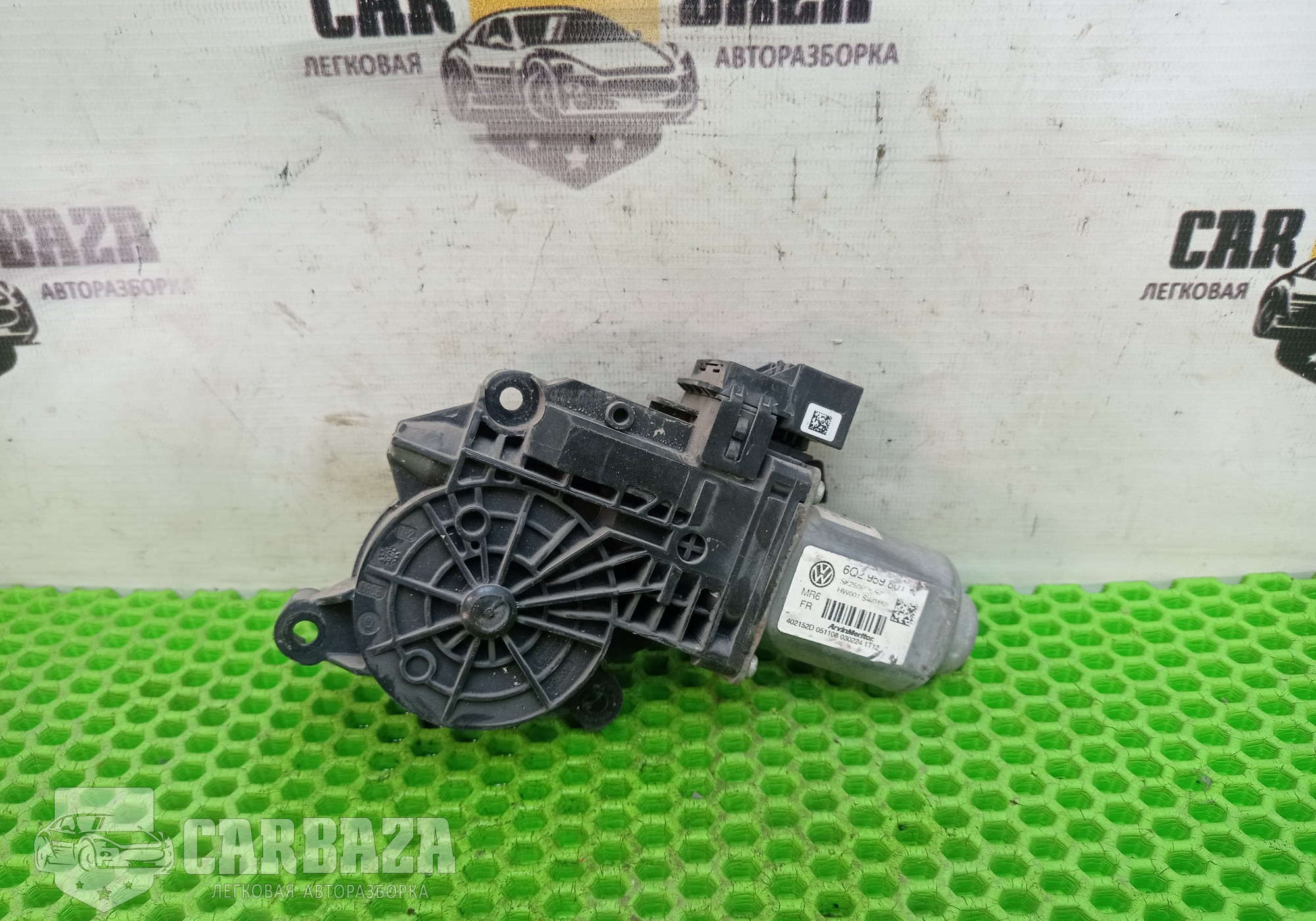 6Q2959801E Моторчик стеклоподъемника передний правый для Skoda Fabia II (с 2006 по 2014)