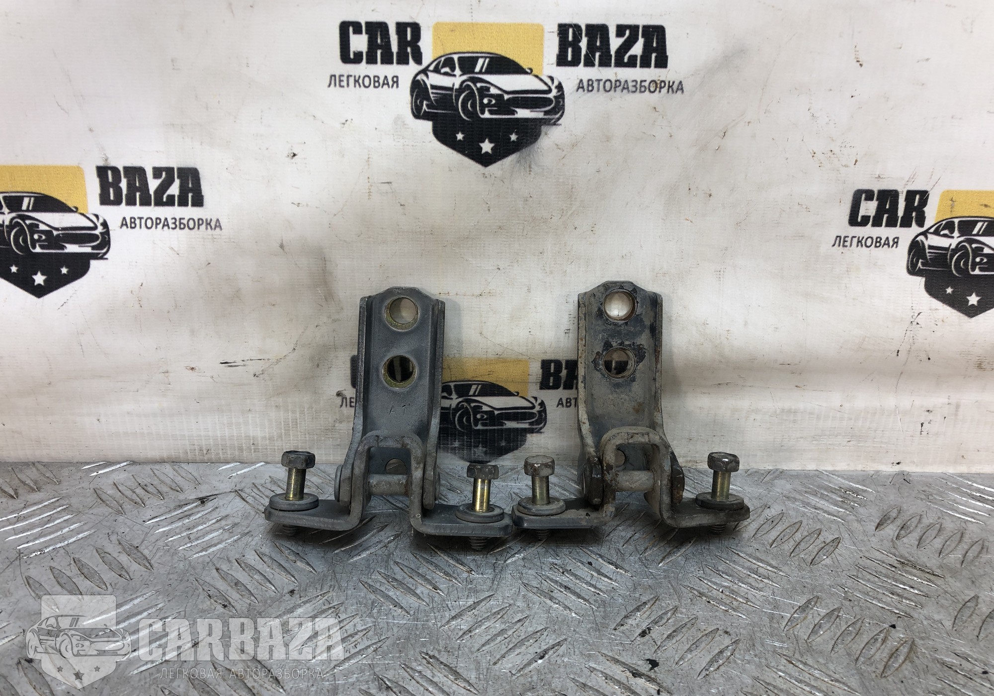 MR302270 Петли двери передней правой CU