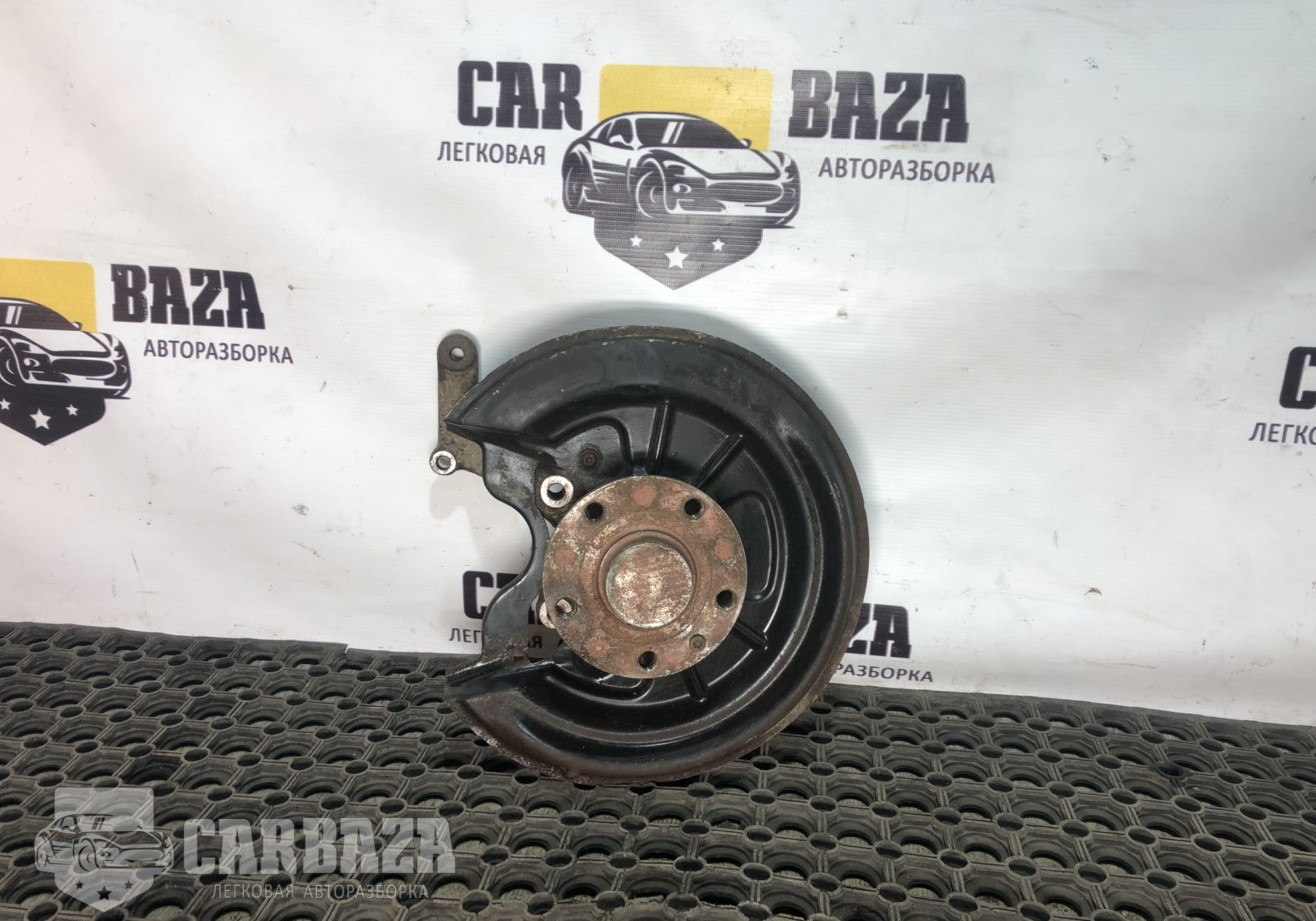1K0505436P Кулак поворотный задний правый R для Volkswagen Touran
